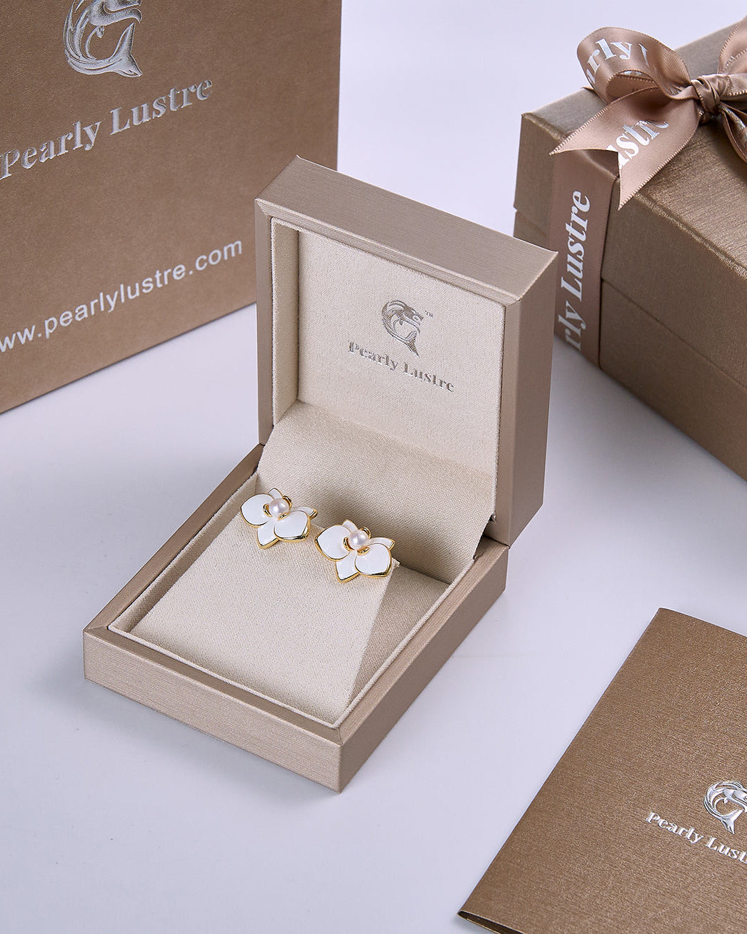 PEARLY LUSTRE | Clip-On Top Grade Freshwater Pearl Earrings WE00832 | ORCHID