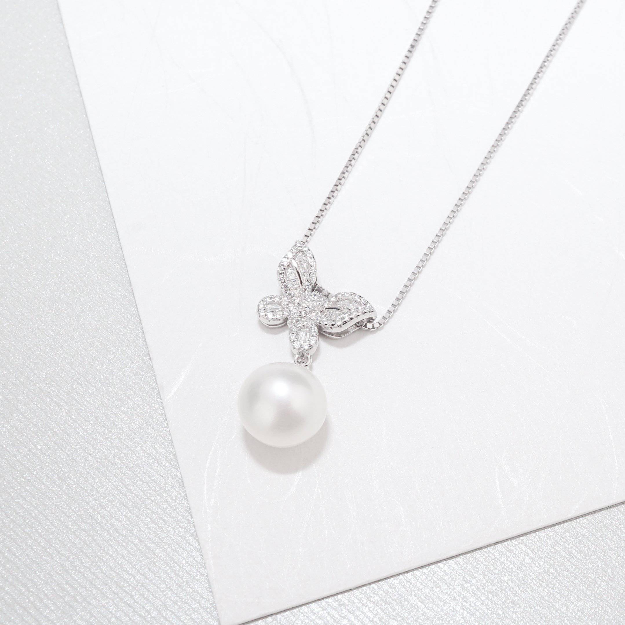 PEARLY LUSTRE | Elegant Freshwater Pearl Necklace WN00174 | GARDENS
