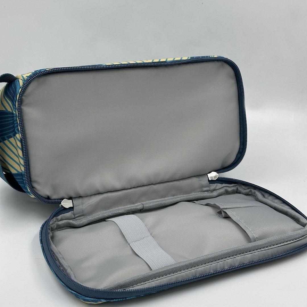 THE ART FACULTY | Travel Wash Bag