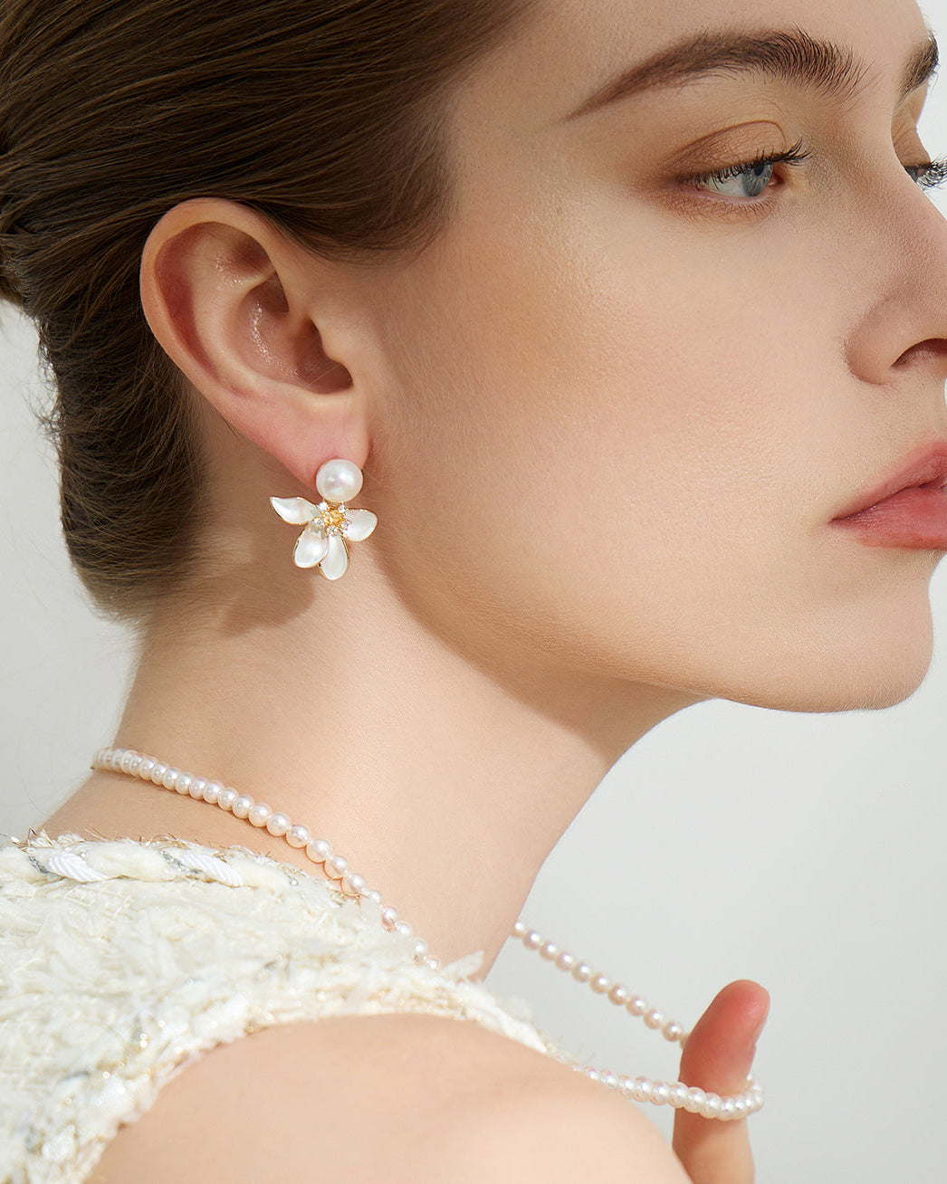 PEARLY LUSTRE | Top Grade Freshwater Pearl Earrings WE00802 | ORCHID