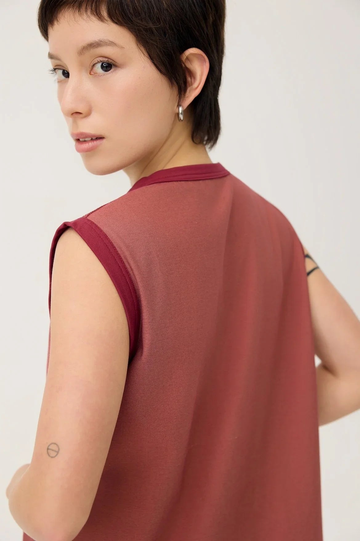 3EIGHTH | Cocoon Jersey Reversible Dress in Burgundy & Sappanwood