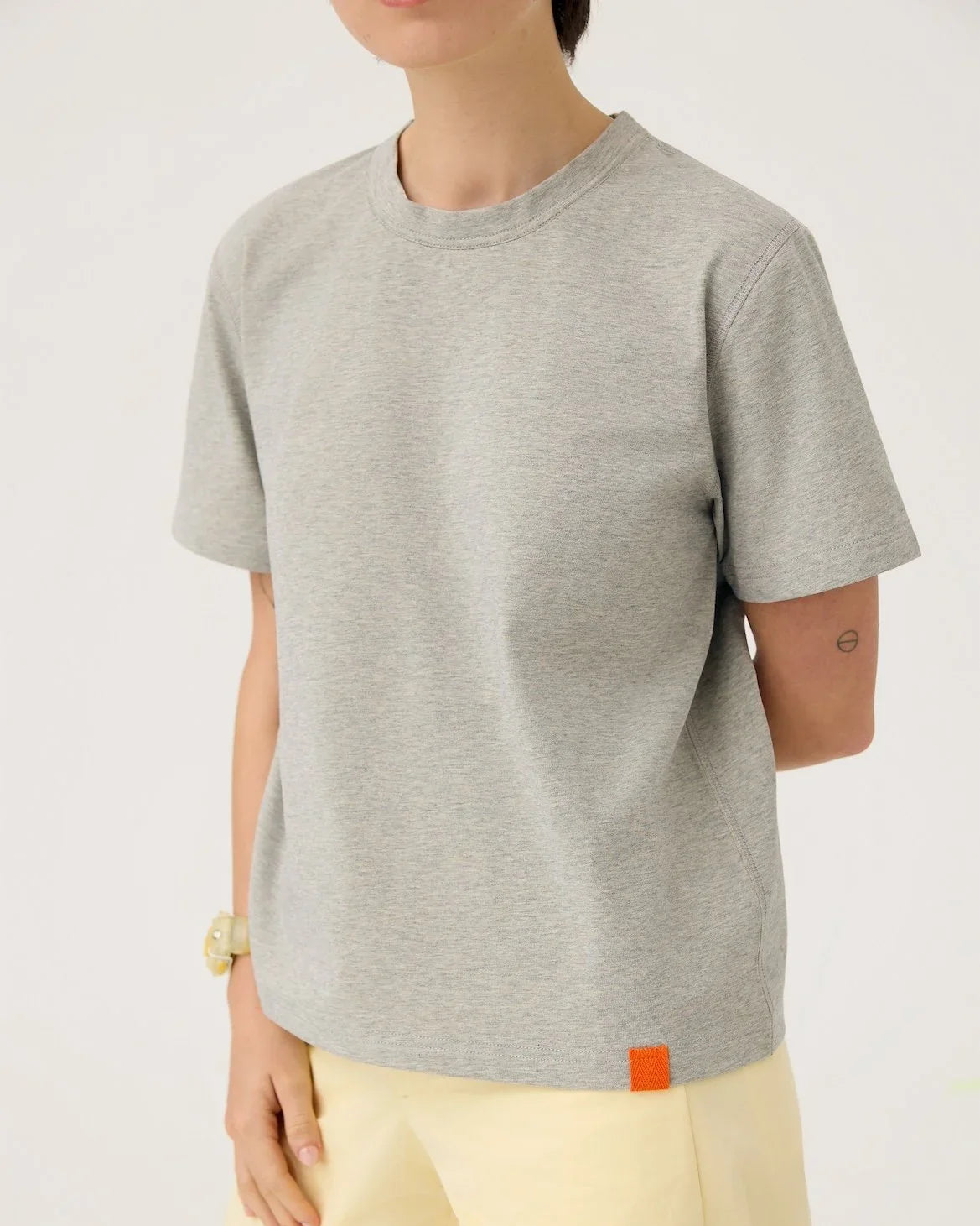 3EIGHTH | Everyday Reversible Tee In Zinc Grey & Lemon Fizz
