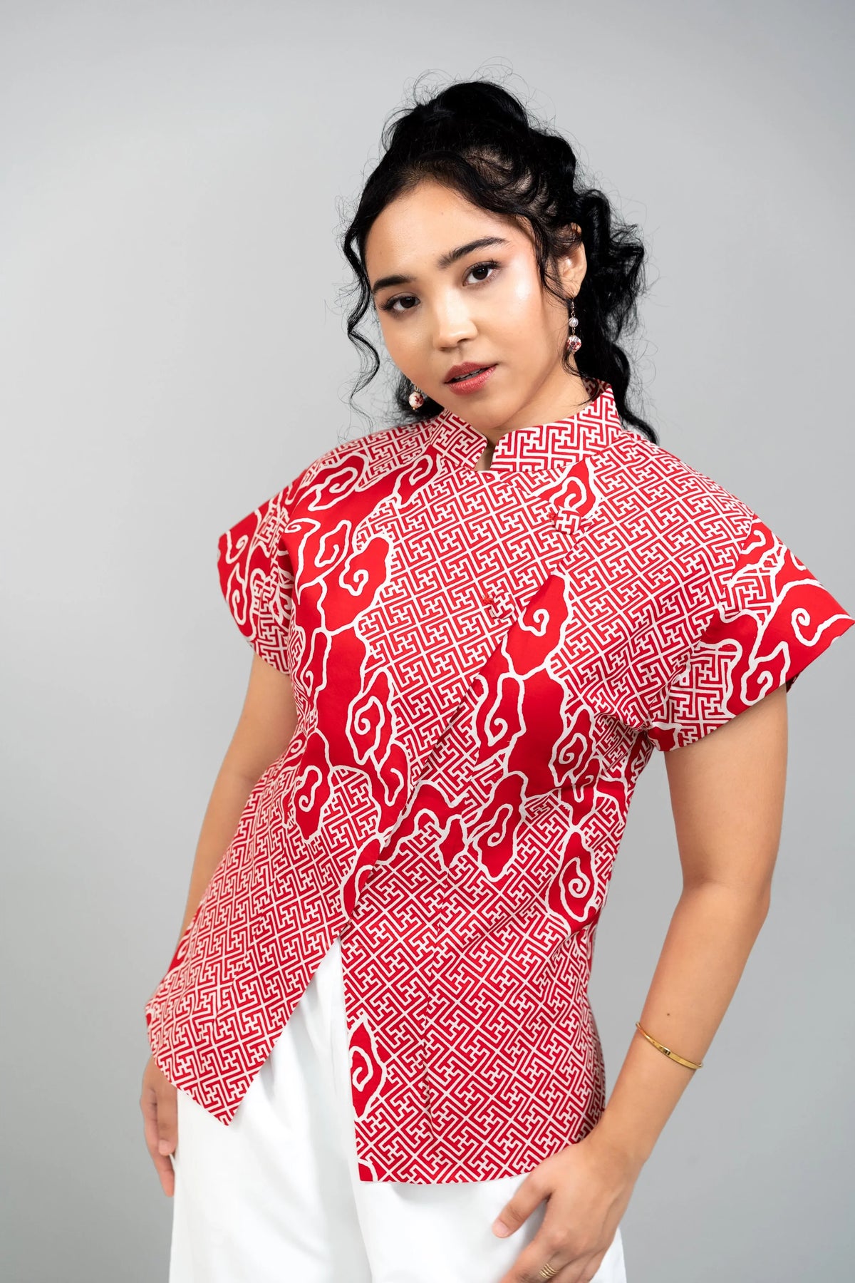 STUDIO GYPSIED | Batik Kebaya Temasek In Tumbuh Saga Seed Red