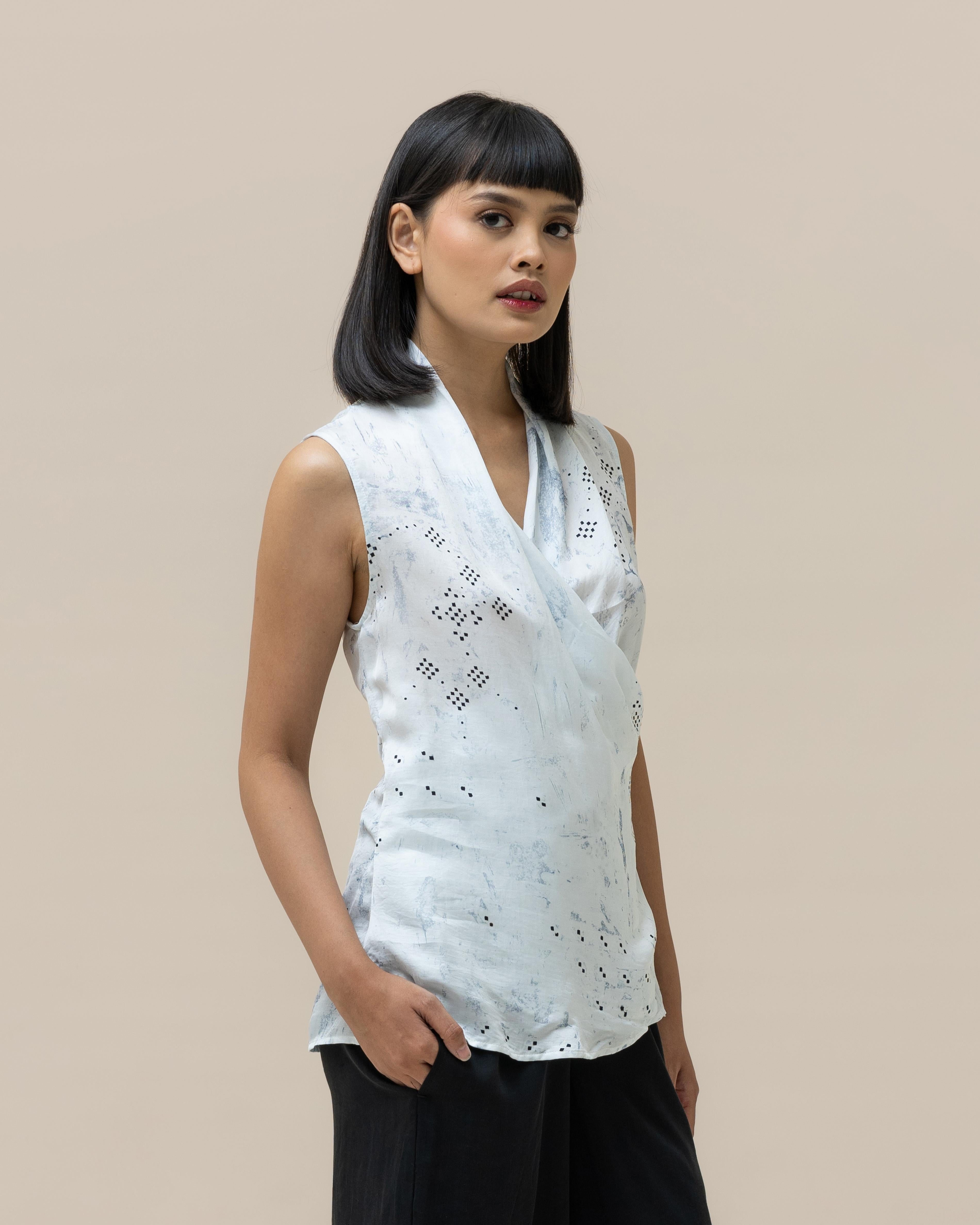 SUKKHA CITTA | ANGKASA - Classic Wrap Top