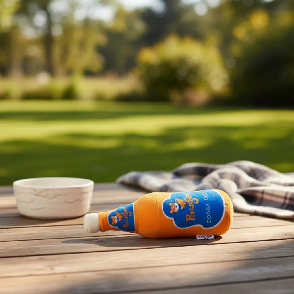 NOM | Waggle Pawger Beer Squeakie Chew Toy