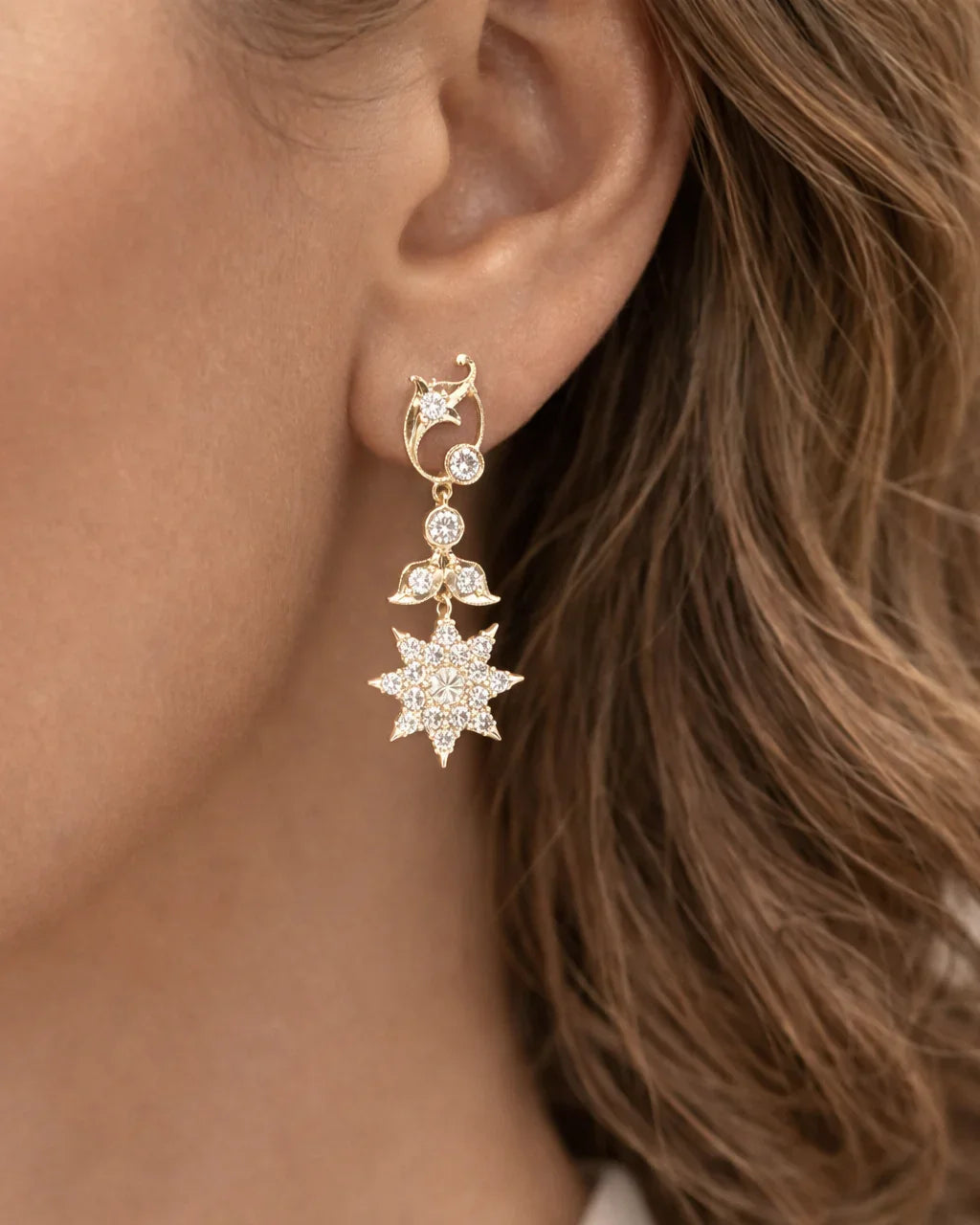 FOUNDATION JEWELLERS | 750 Y/G Peranakan Natural Diamond Earring "Star" 5.50gm D44-0.94ct