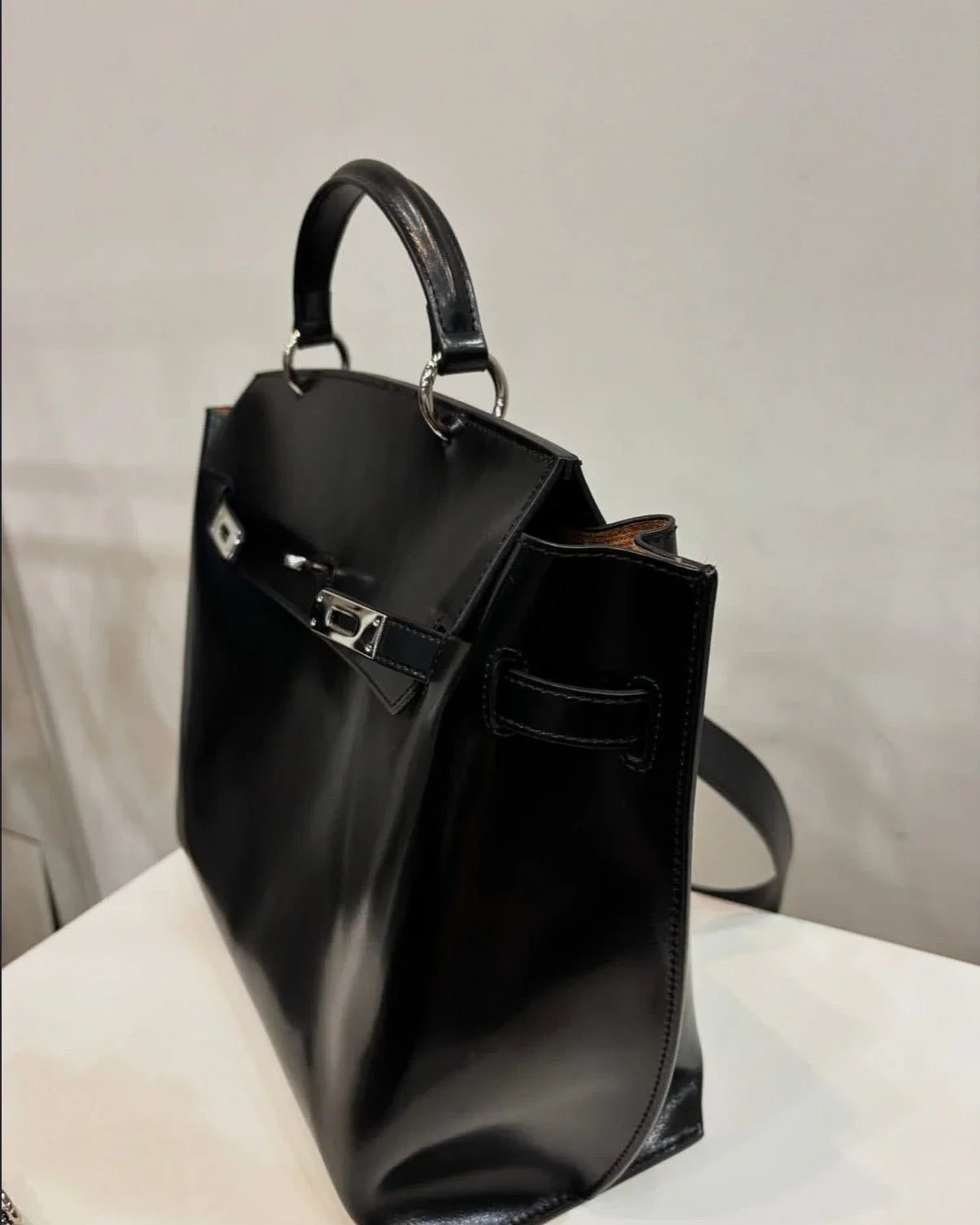 WU HAUS | Le H Lightweight Black Cow Leather Carryall (PRE-ORDER)