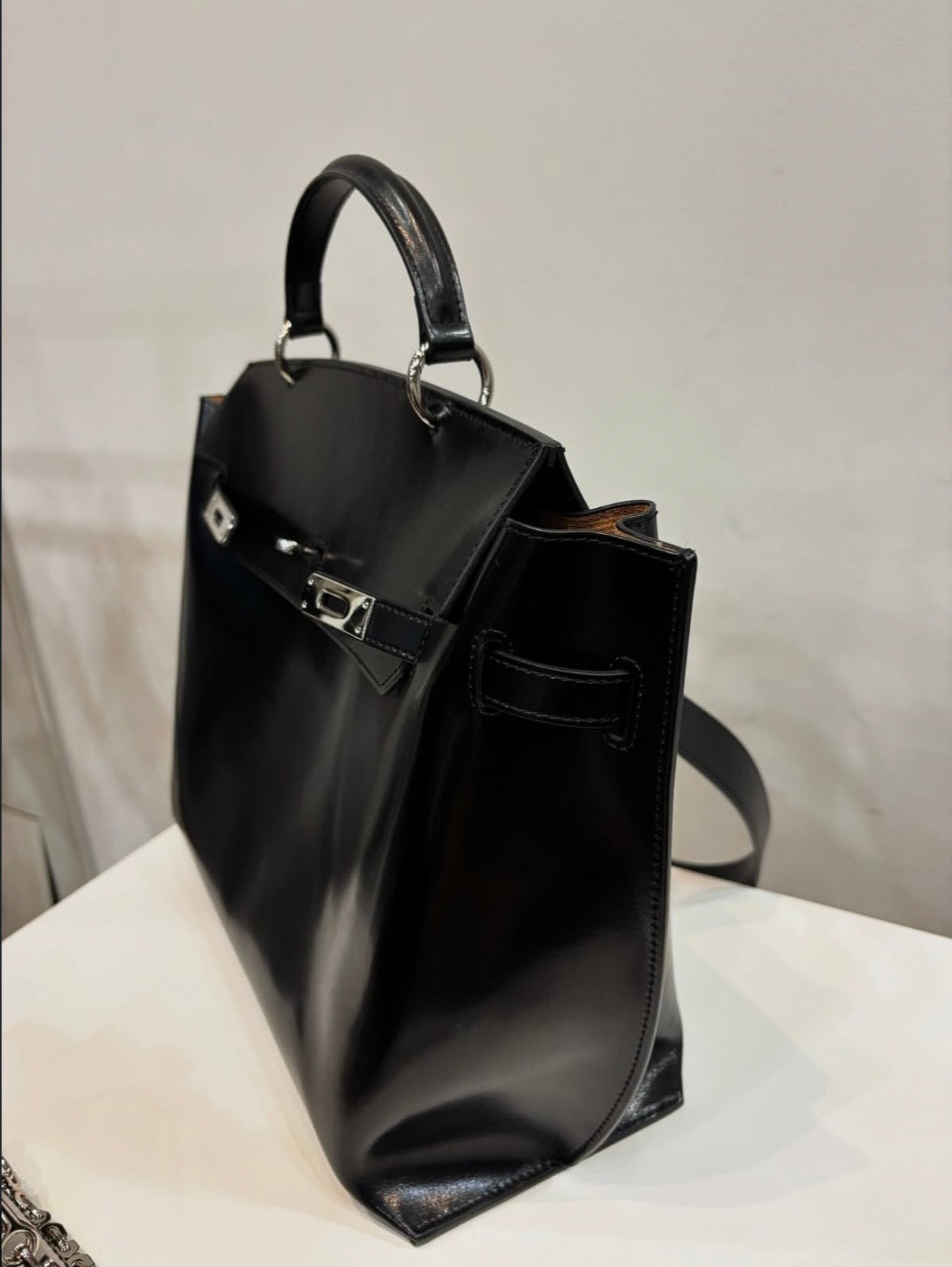 WU HAUS | Le H Lightweight Black Cow Leather Carryall (PRE-ORDER)
