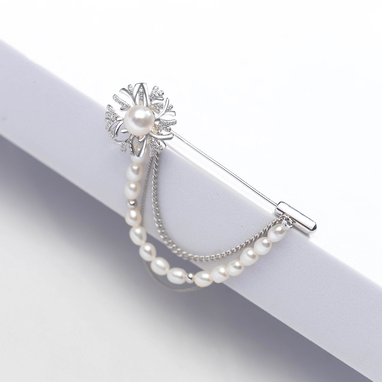 PEARLY LUSTRE | Elegant Freshwater Pearl Brooch WC00052 | GARDENS
