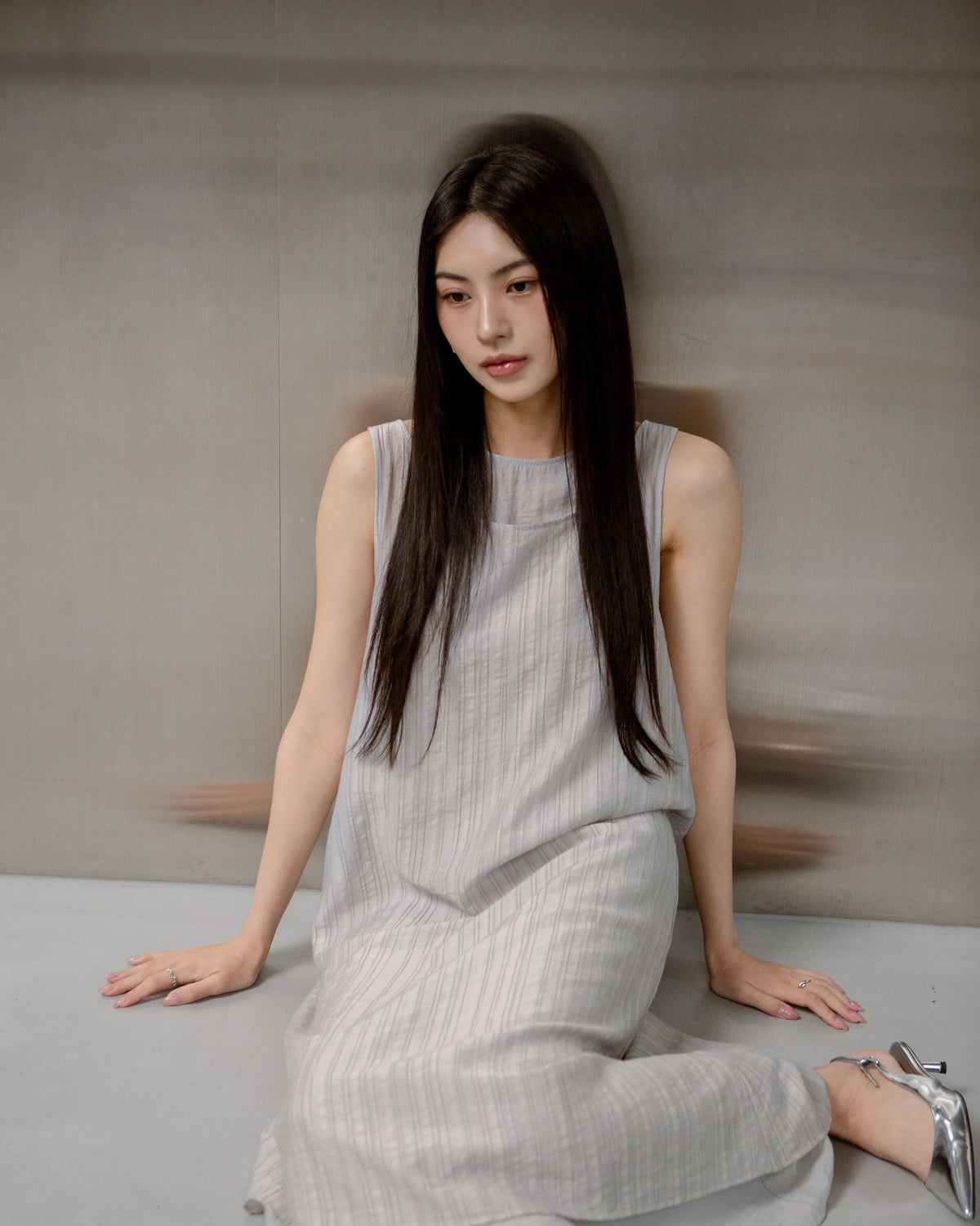 SAERO COLLECTIVE | Mok Textured Dress | Light Grey
