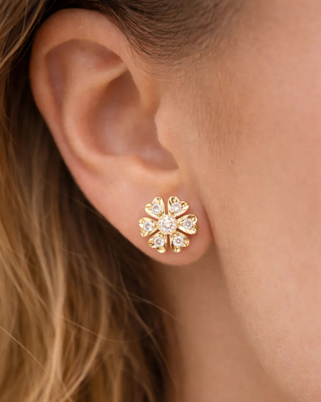 FOUNDATION JEWELLERS | 750 Y/G Peranakan Natural Diamond Stud Earrings "Flower" 4.03gm D2-0.22ct D12-0.41ct