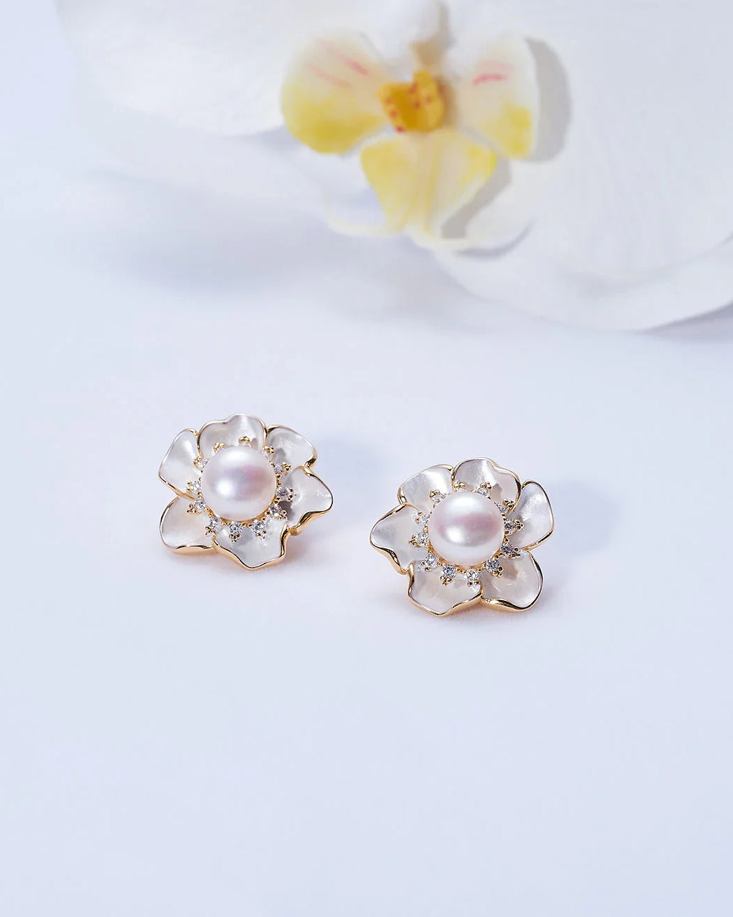 PEARLY LUSTRE | Top Grade Freshwater Pearl Earrings WE00801 | ORCHID