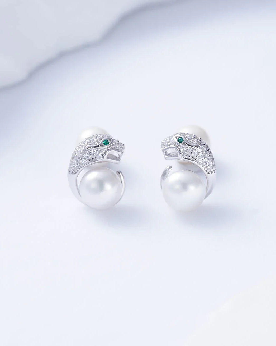 PEARLY LUSTRE | Leopard Freshwater Pearl Earrings WE00084 | SAFARI