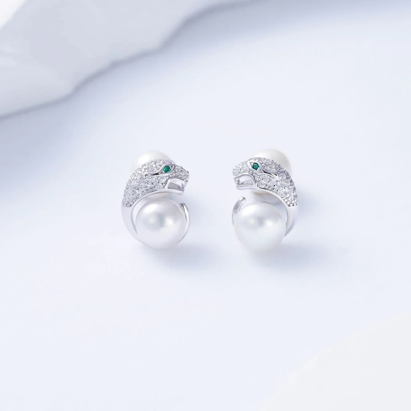 PEARLY LUSTRE | Leopard Freshwater Pearl Earrings WE00084 | SAFARI
