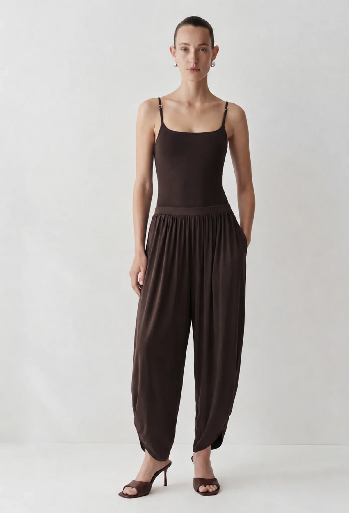 LAYERPLAN | Tovin Draped Pants