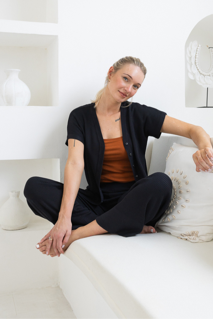 OLIVE BASICS | Eve Button-Down Knit Tee