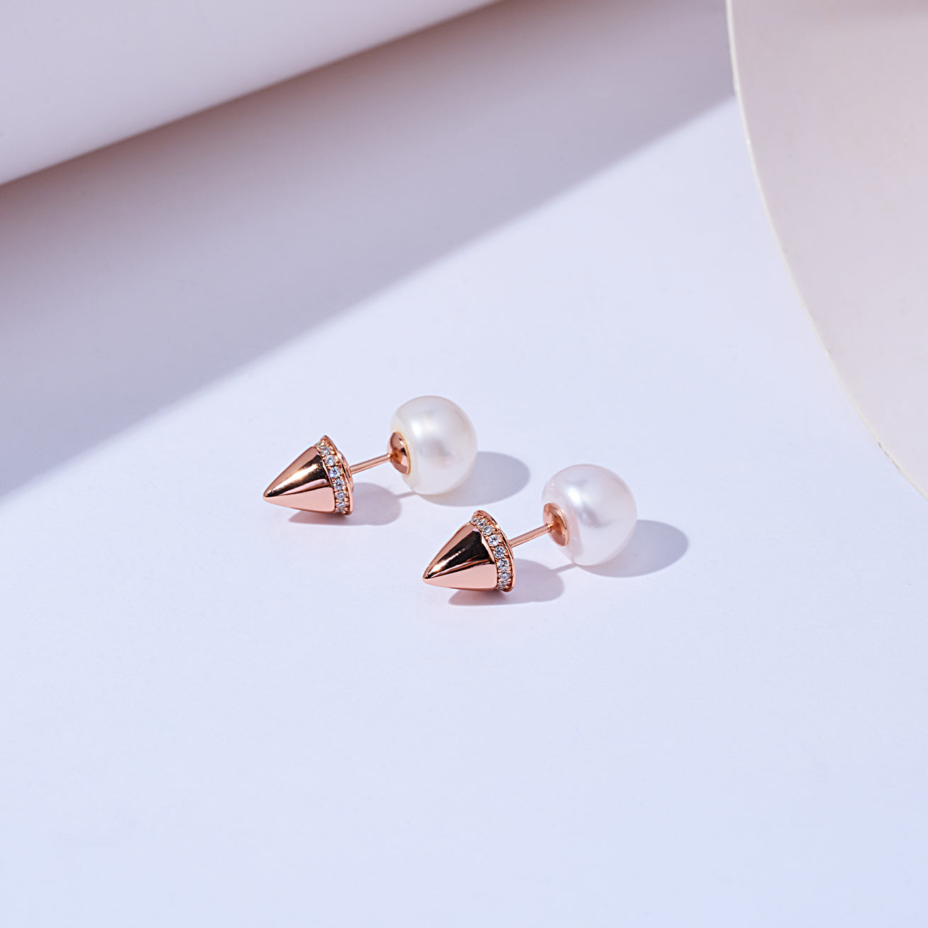 PEARLY LUSTRE | Asian Civilisations Museum Freshwater Pearl Earrings WE00052 | ACM Collection