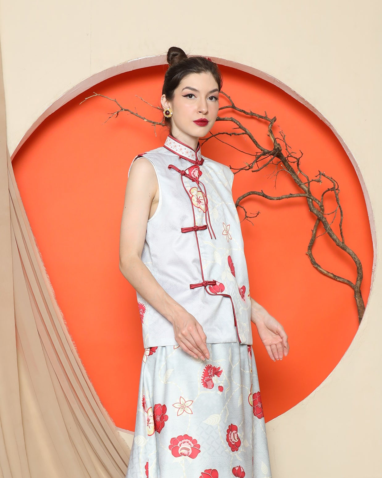 KANZI COLLECTION | Grey Cheongsam Floral Vest With Floral Skirt