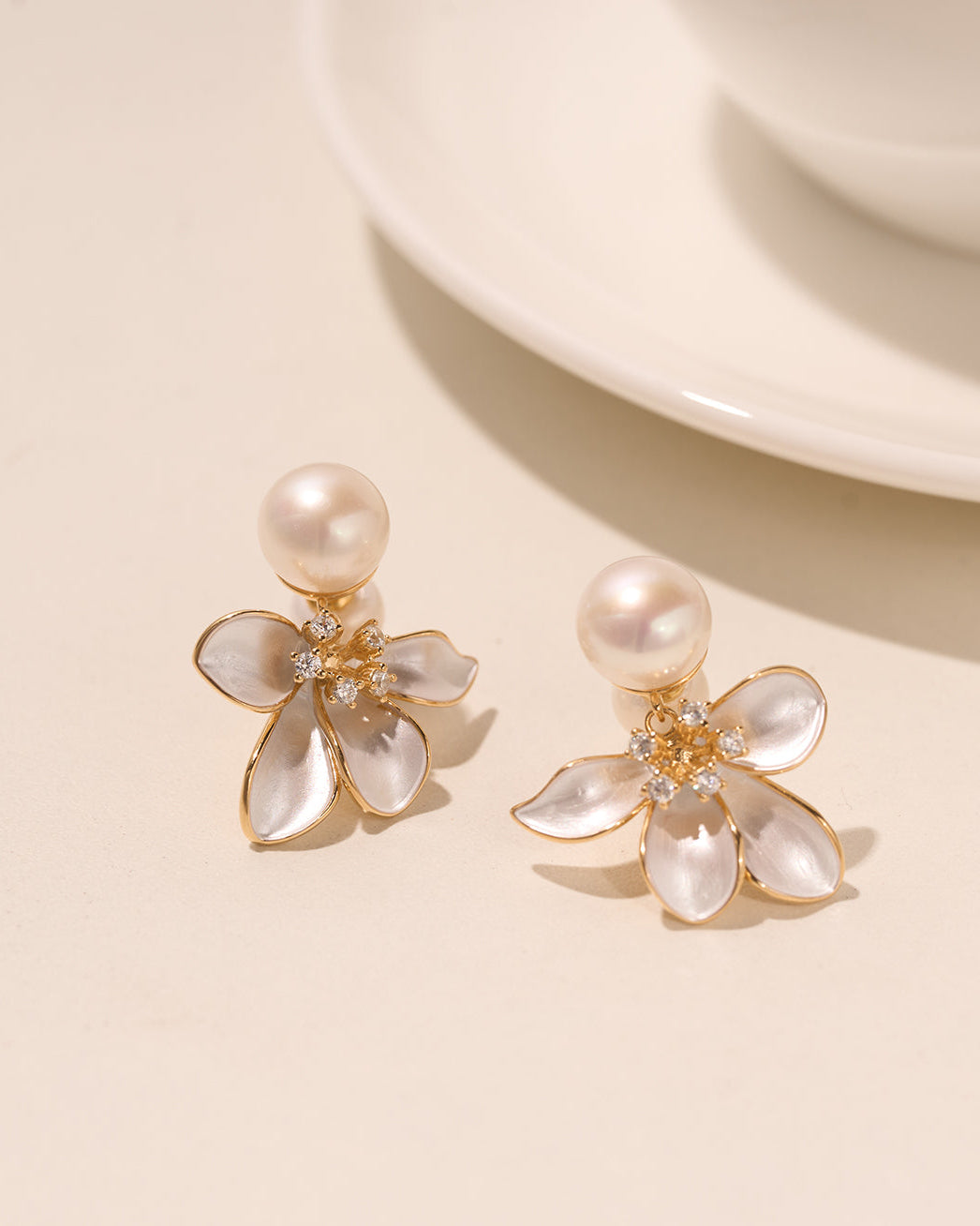 PEARLY LUSTRE | Top Grade Freshwater Pearl Earrings WE00802 | ORCHID