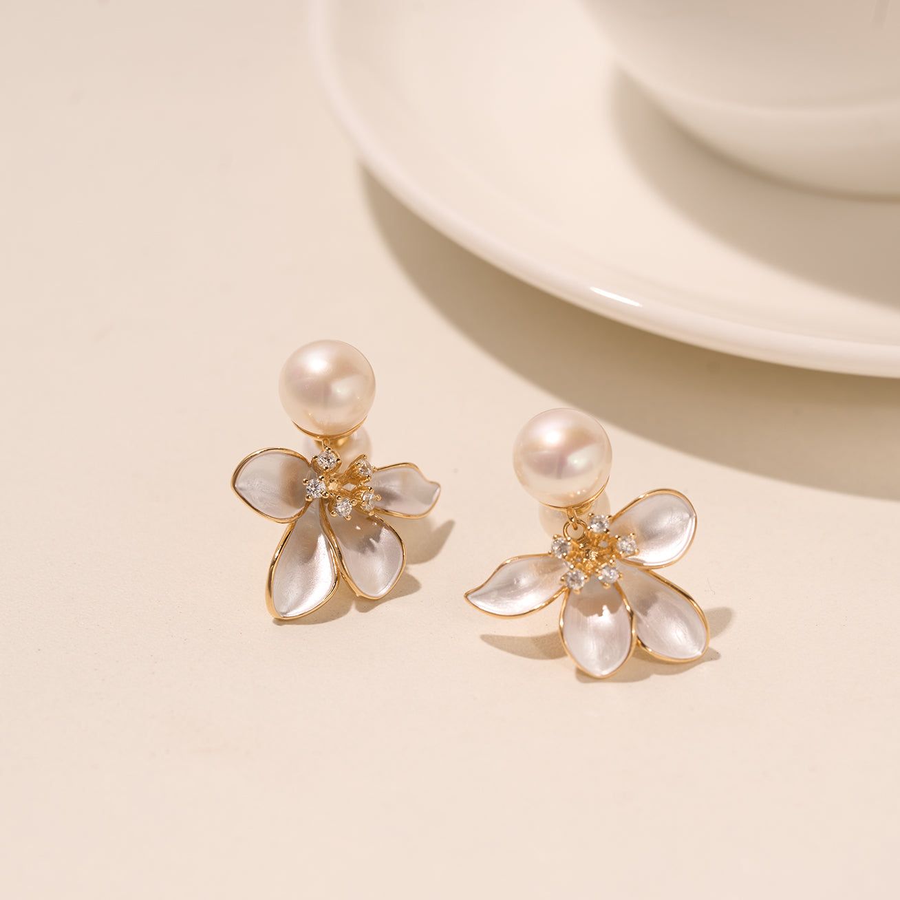 PEARLY LUSTRE | Top Grade Freshwater Pearl Earrings WE00802 | ORCHID