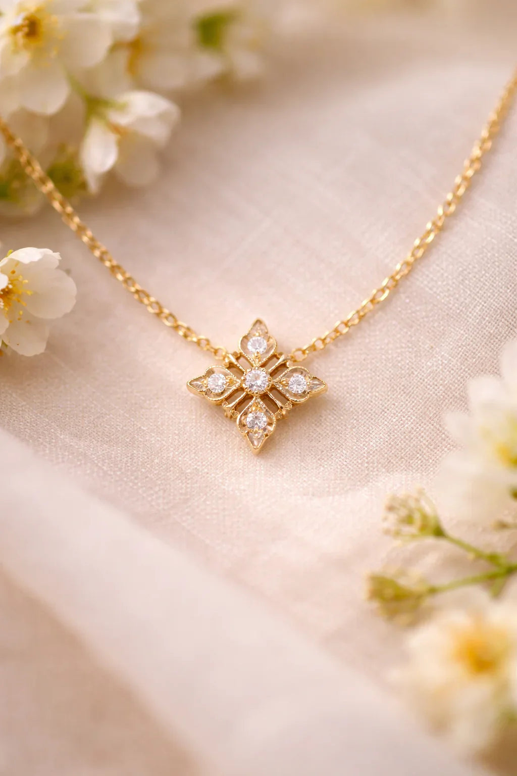 FOUNDATION JEWELLERS | 750 Y/G Peranakan Natural Diamond Pendant On Chain "Flower" 2.30gm D5-0.14ct