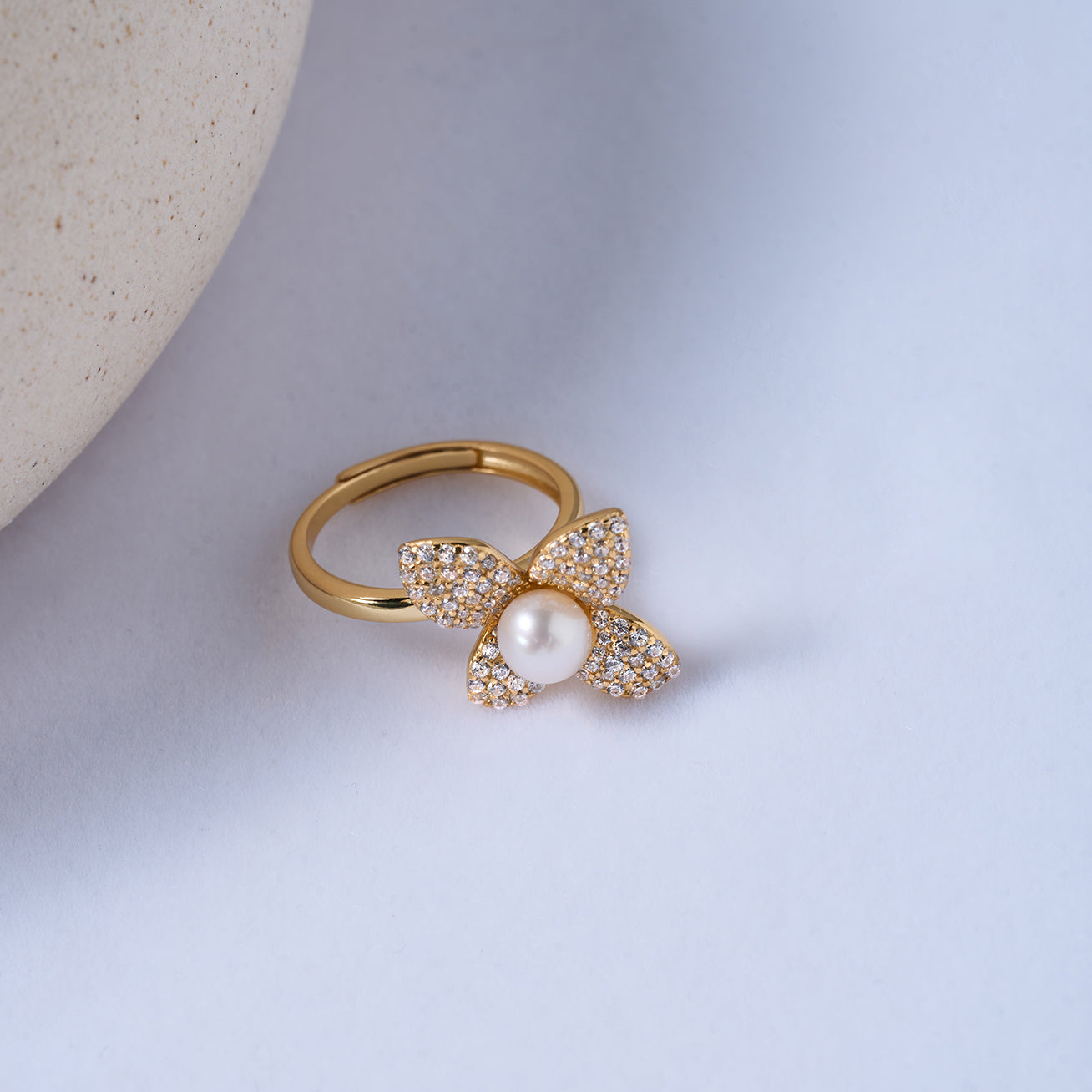 PEARLY LUSTRE | Top Grade Freshwater Pearl Rings WR00293 | BLOOM