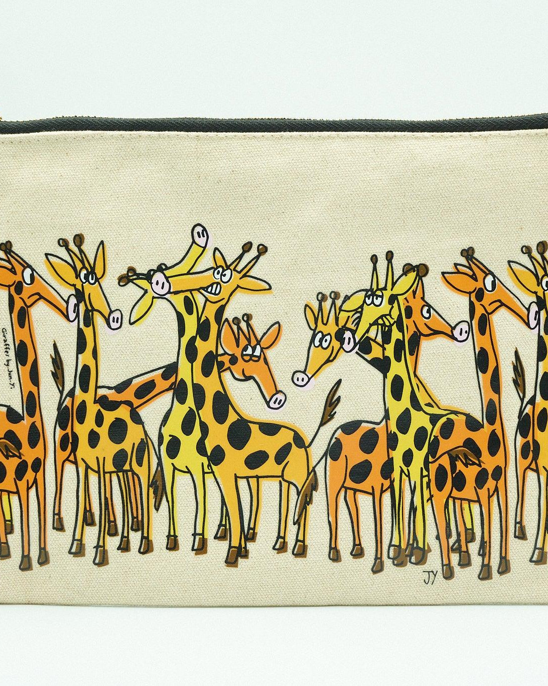 THE ANIMAL PROJECT | Pouch