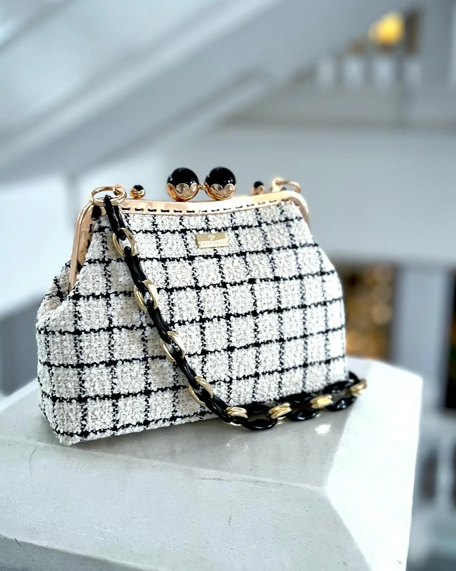 COCOONESE | Acrylic Chain Tweed Shoulder Bag - Regal Mosaic