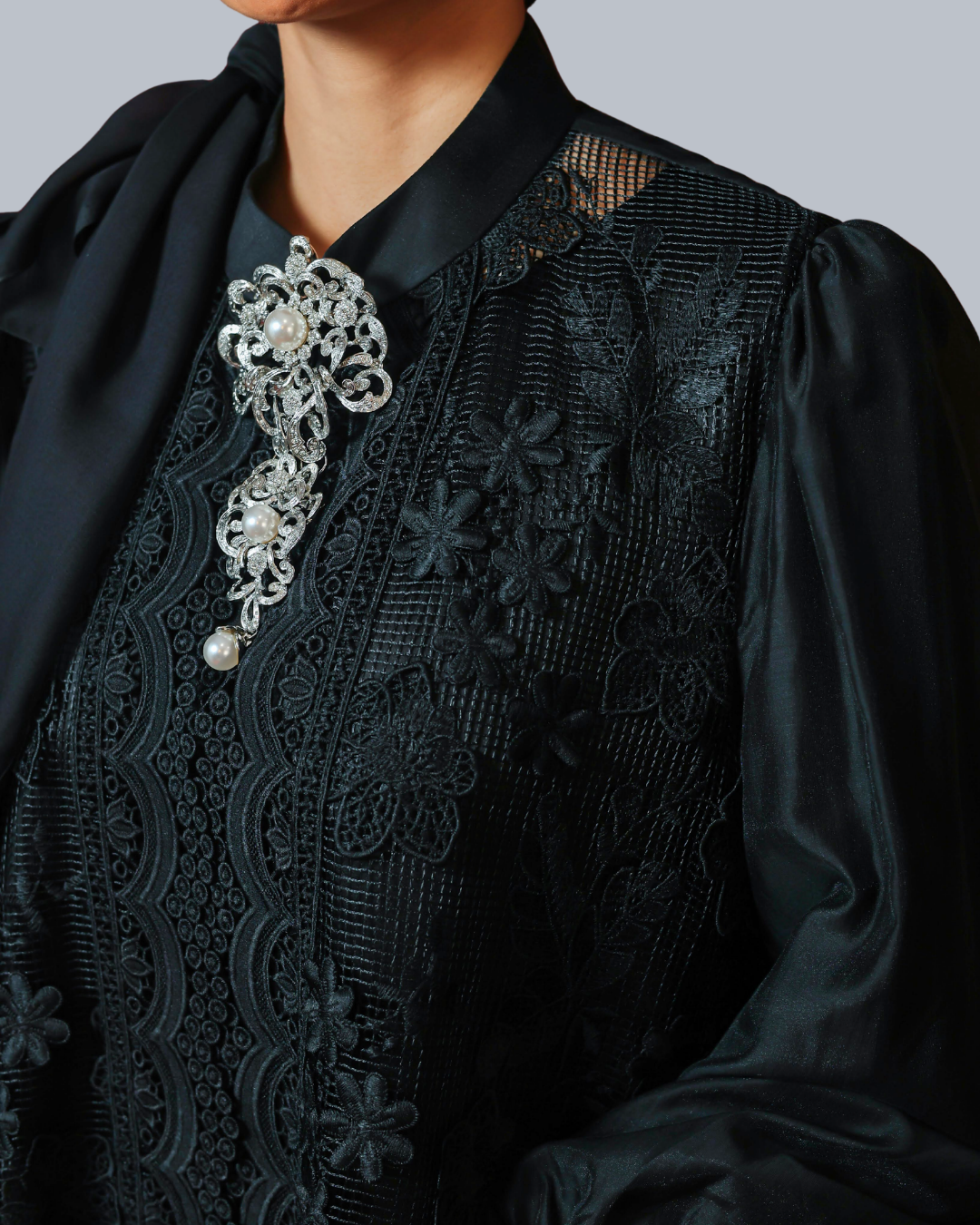 ROEMAH KEBAYA VIELGA | Outer Bloom