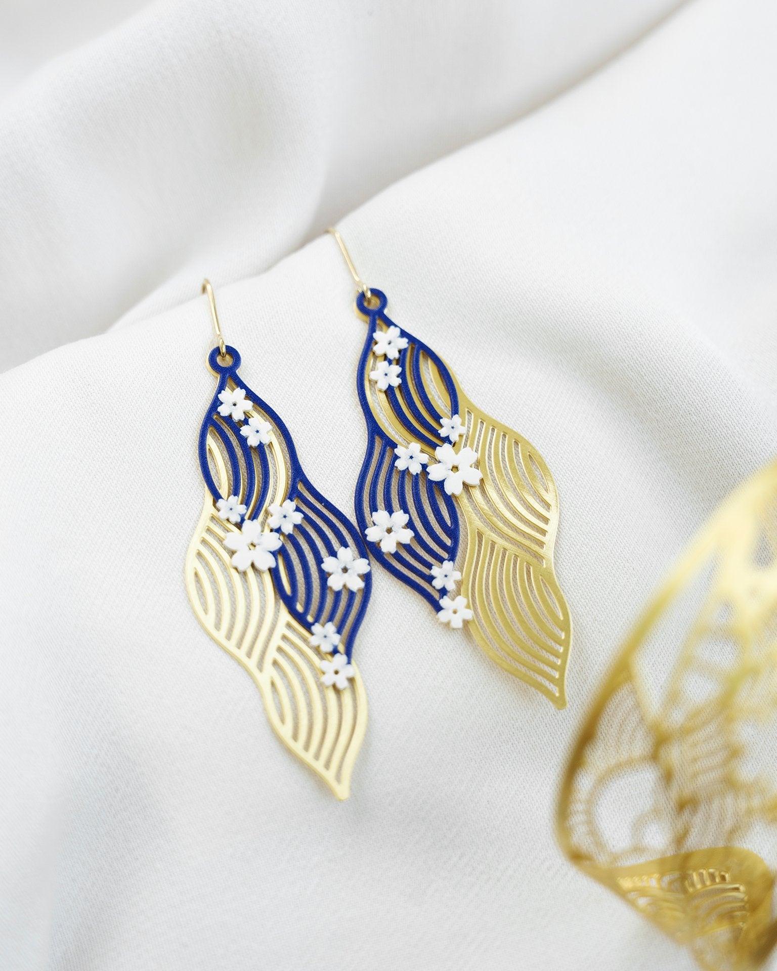 EMBRACE JEWELLERY | Floral Wave Earrings