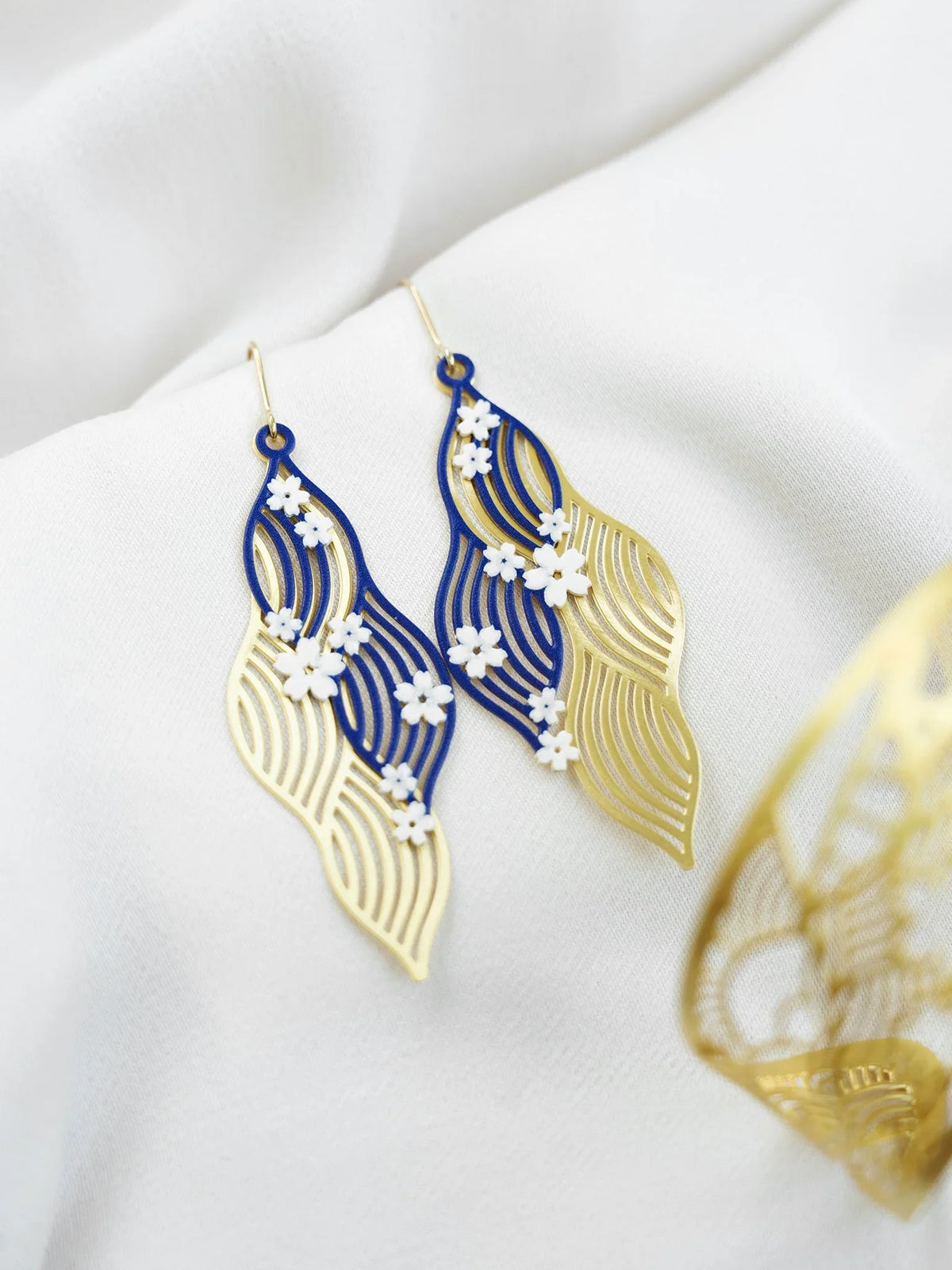 EMBRACE JEWELLERY | Floral Wave Earrings
