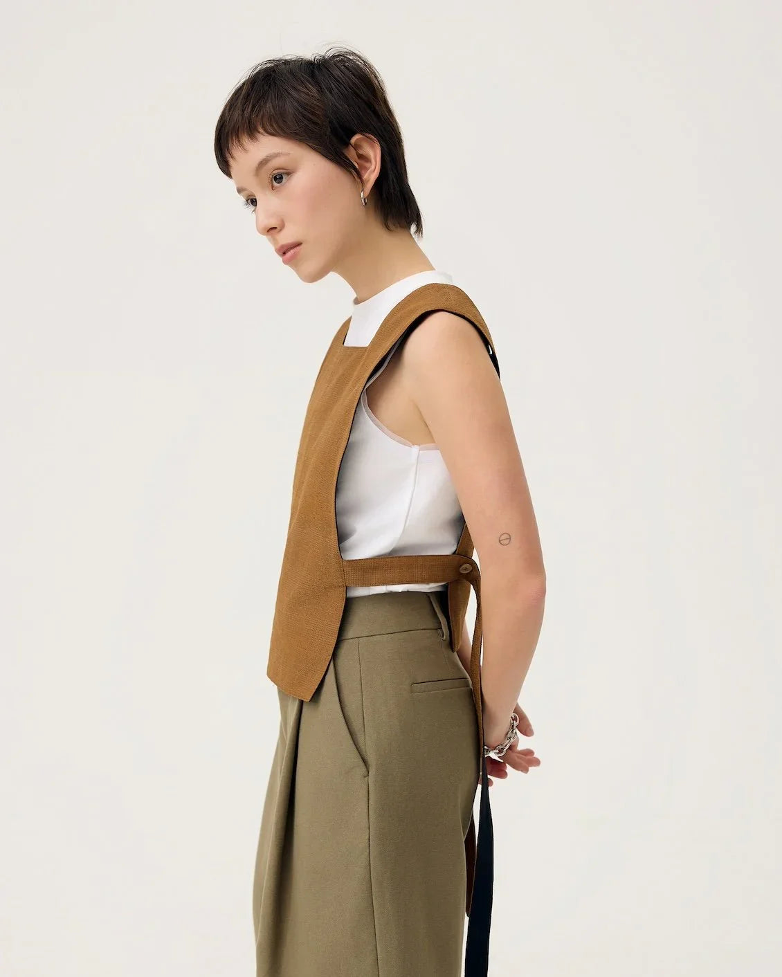 3EIGHTH | GYAKU 2-Way Reversible Vest in Black & Caramel