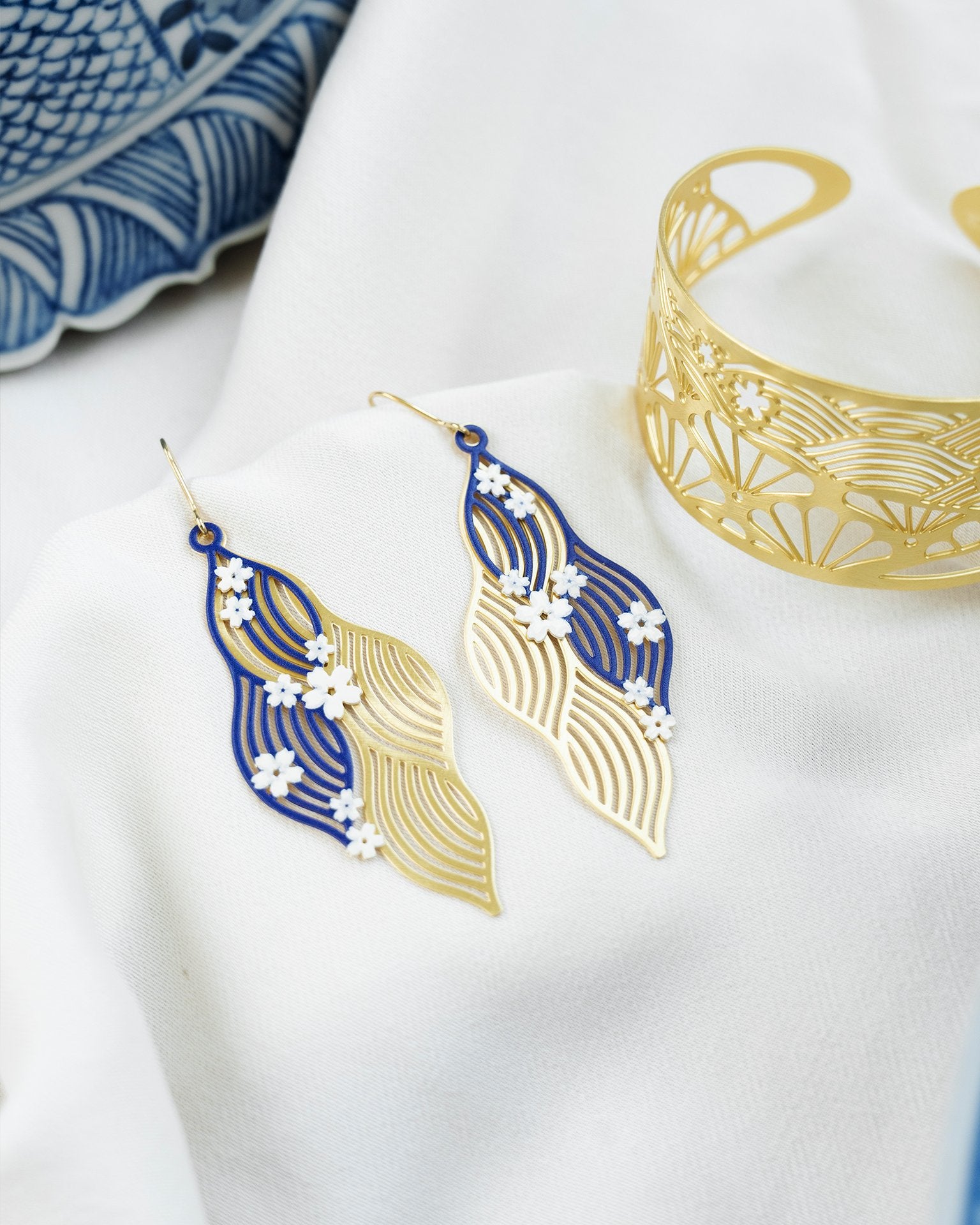 EMBRACE JEWELLERY | Floral Wave Earrings
