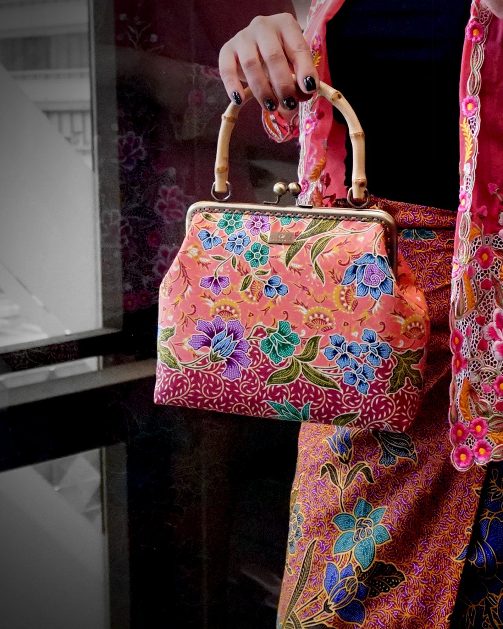 COCOONESE | Bamboo Top Handle Bag - Revolving Dream (PK)