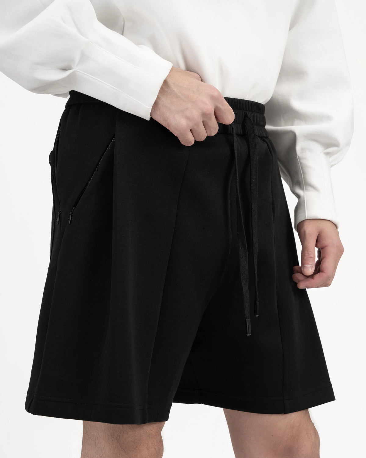 GRAYE | Pleated Sweatshorts - Black