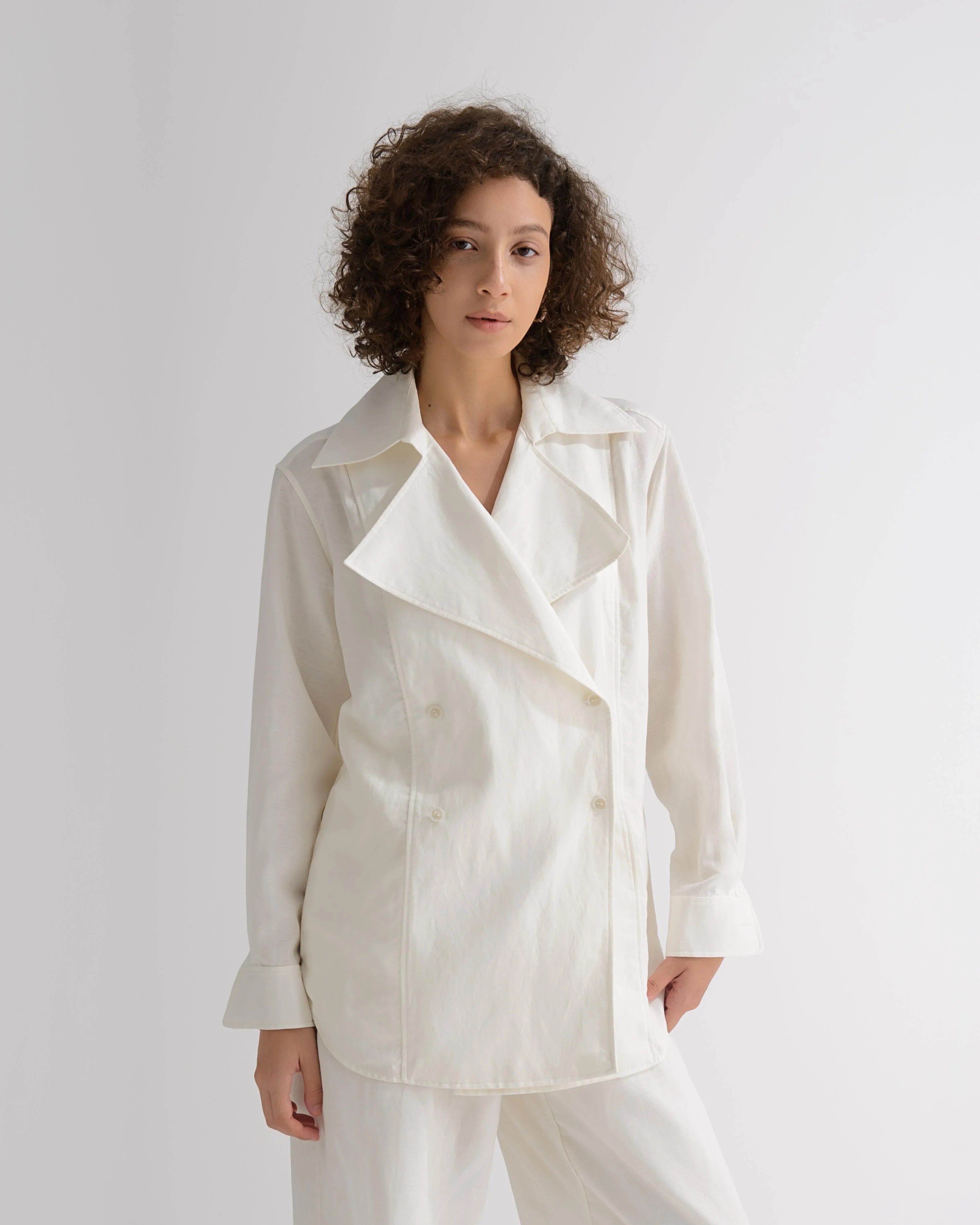 LAYERPLAN | Liora Linen Double-Breasted Shirt Jacket