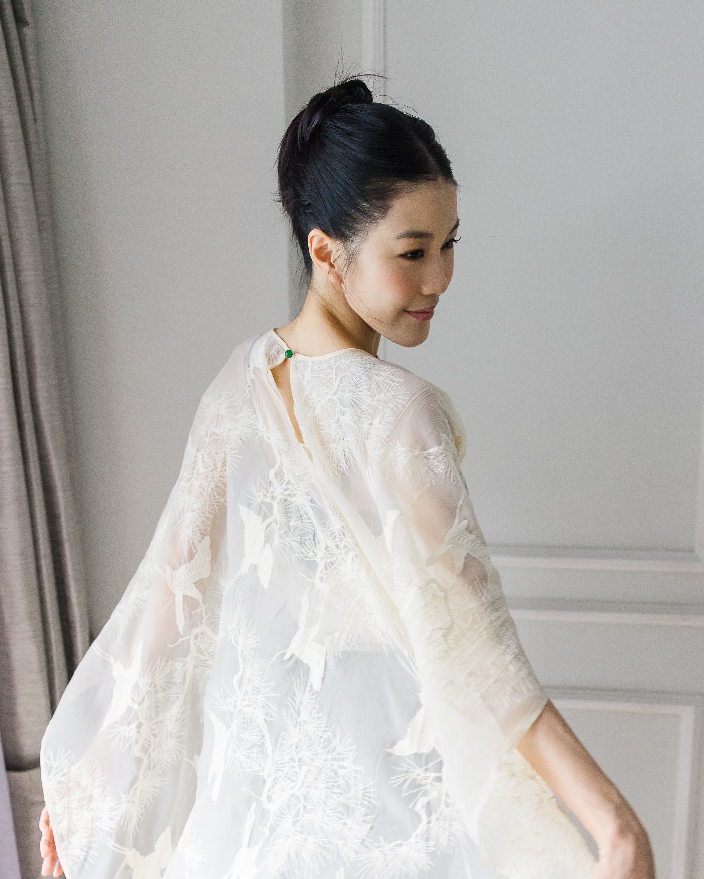 PAOPAO | 鹤 HÈ Sheer Cape