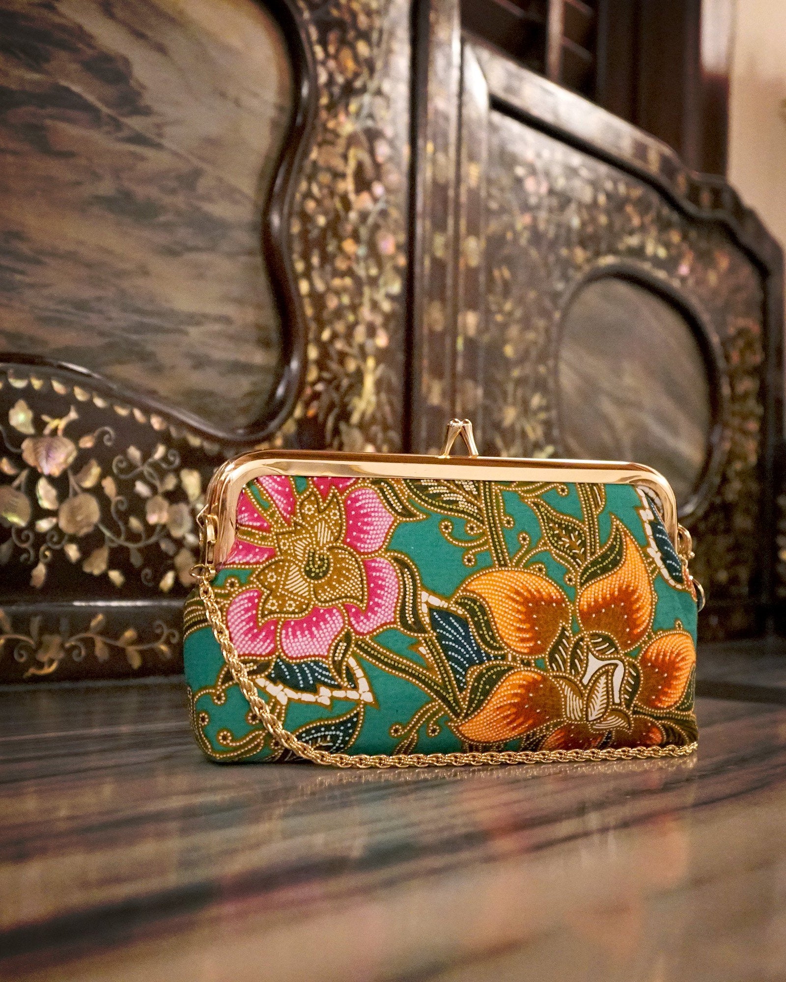 COCOONESE | Wristlet Pouch - Epiphyllum (GN)