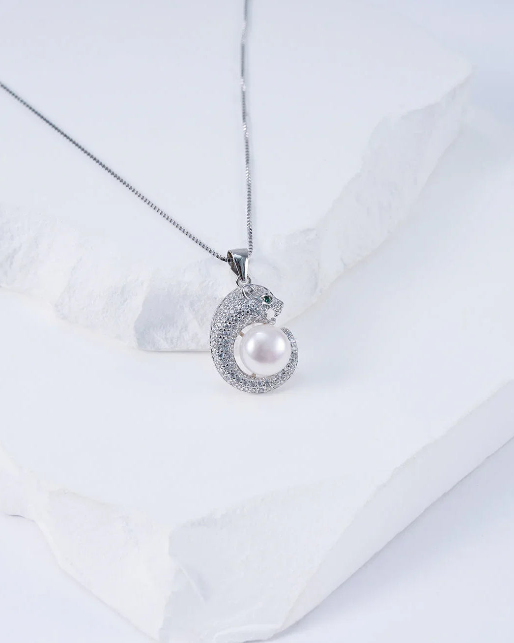 PEARLY LUSTRE | Leopard Freshwater Pearl Necklace WN00084 | SAFARI