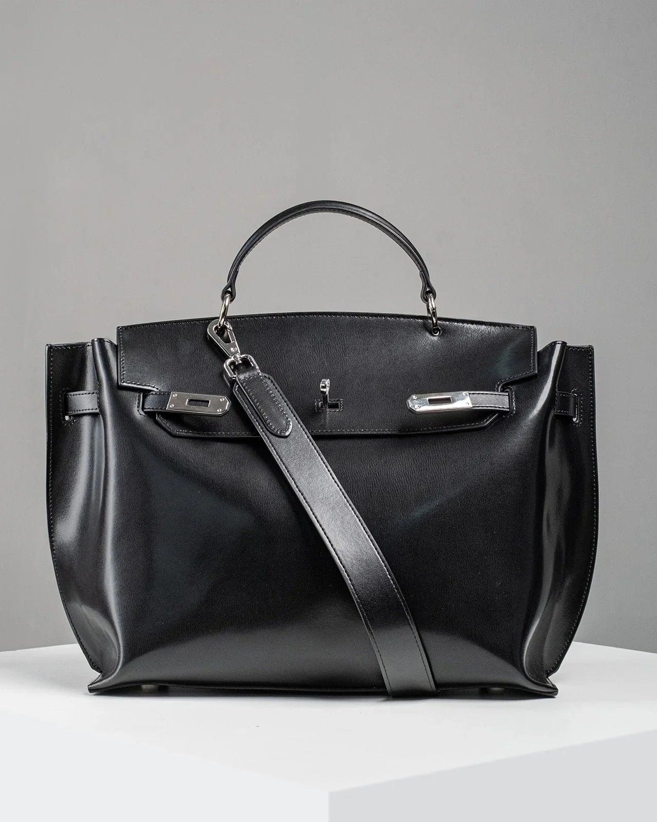 WU HAUS | Le H Lightweight Black Cow Leather Carryall (PRE-ORDER)