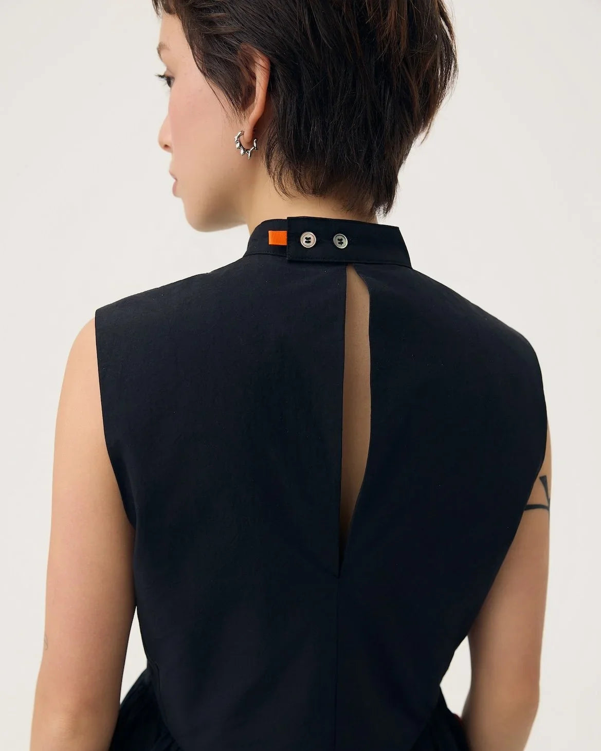 3EIGHTH | UTSURO Crop Shirt in Toner Black