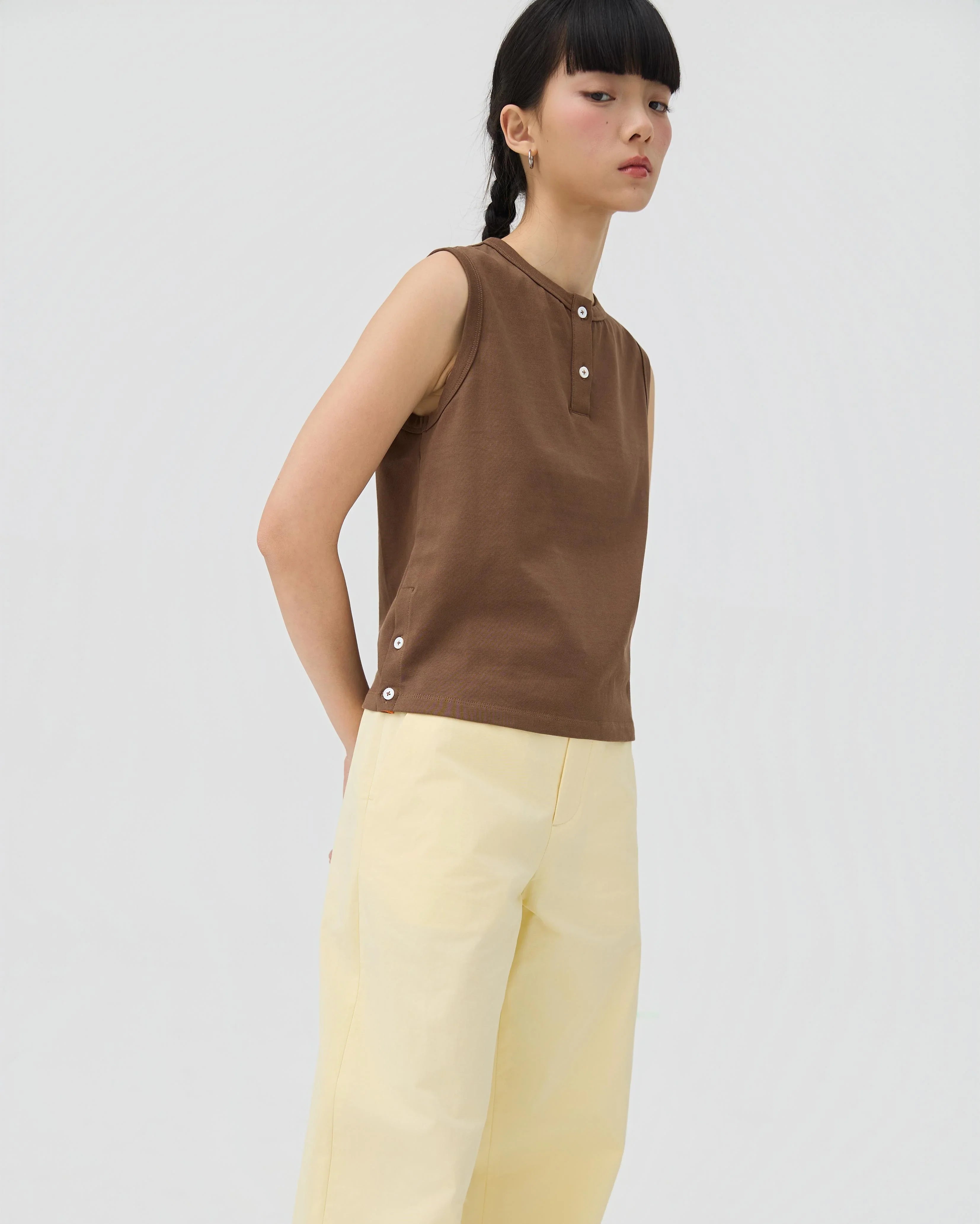 3EIGHTH | Musubi Henley Tank In Chocolate