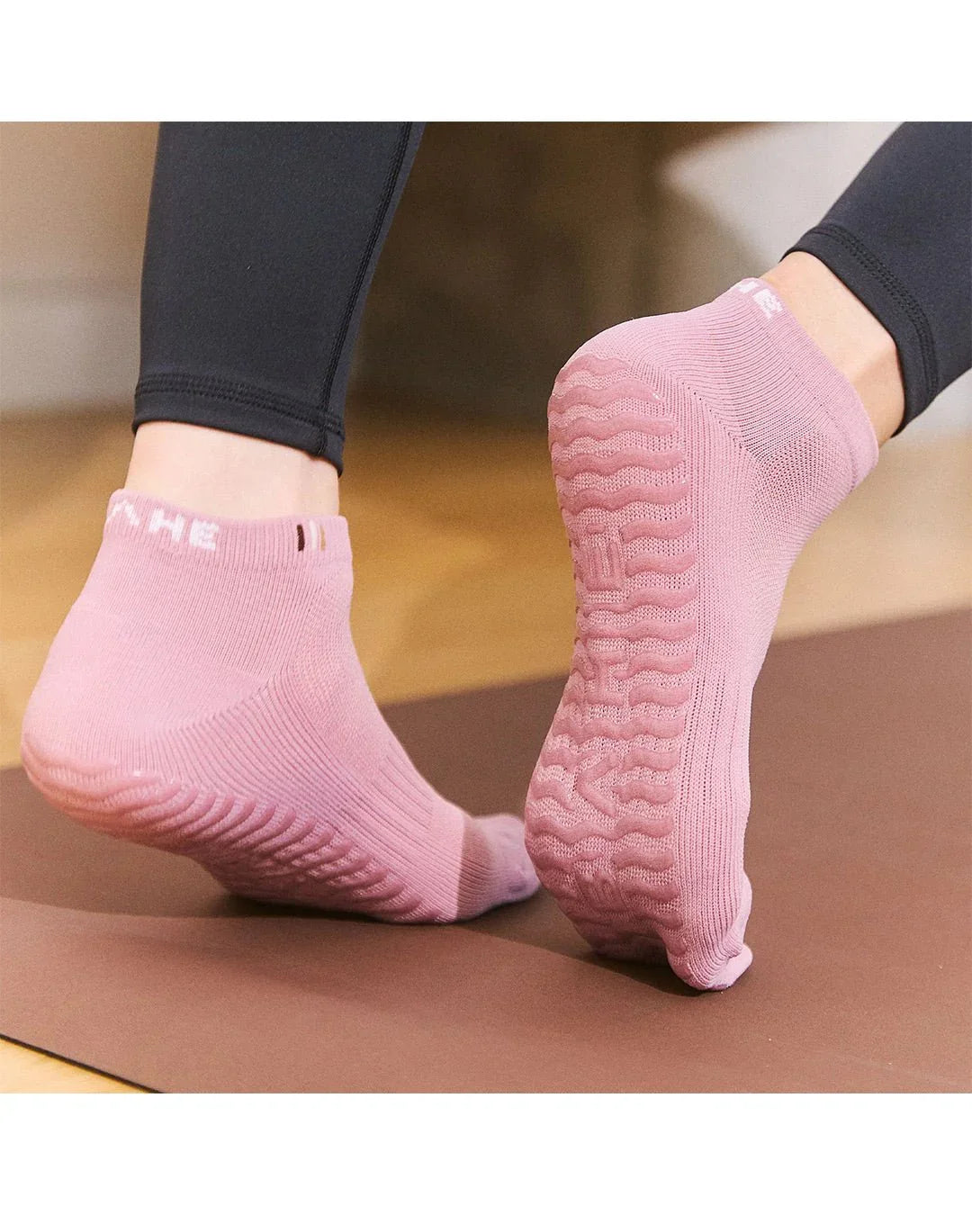 BAHE | Studio Grippy Ankle Socks - Mauve