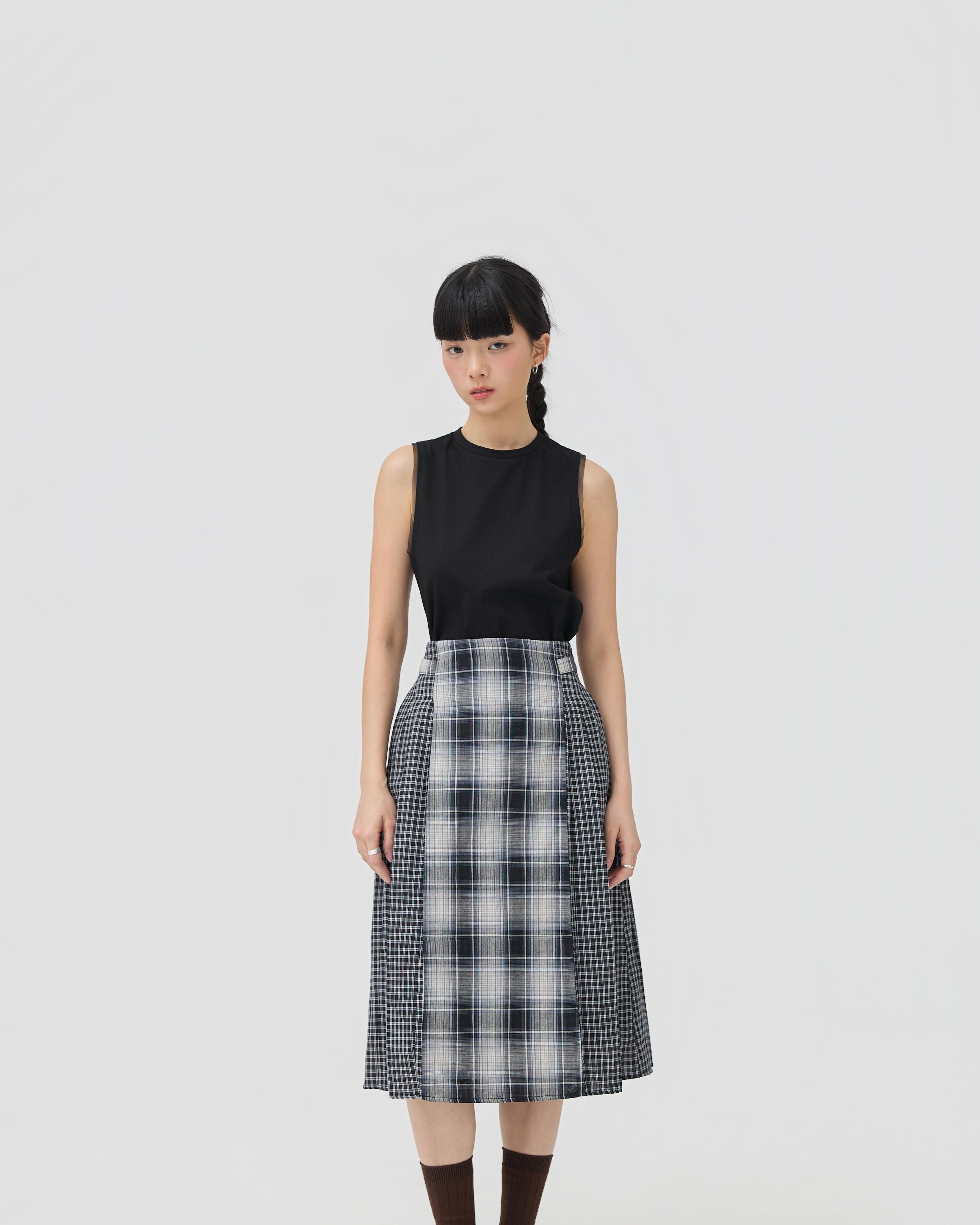 3EIGHTH | Ginrin Skirt In Black Tartan Double Gauze