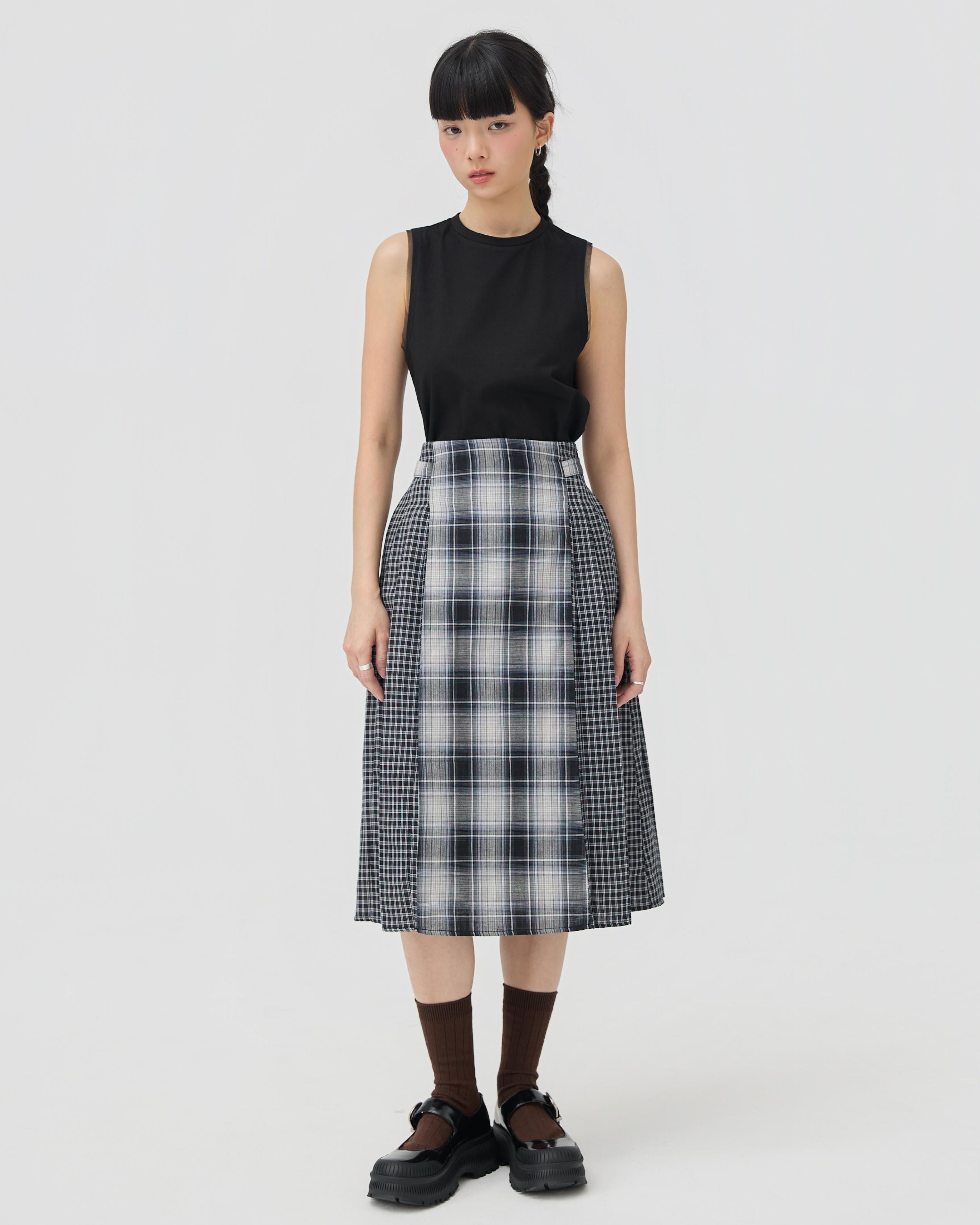 3EIGHTH | Ginrin Skirt In Black Tartan Double Gauze