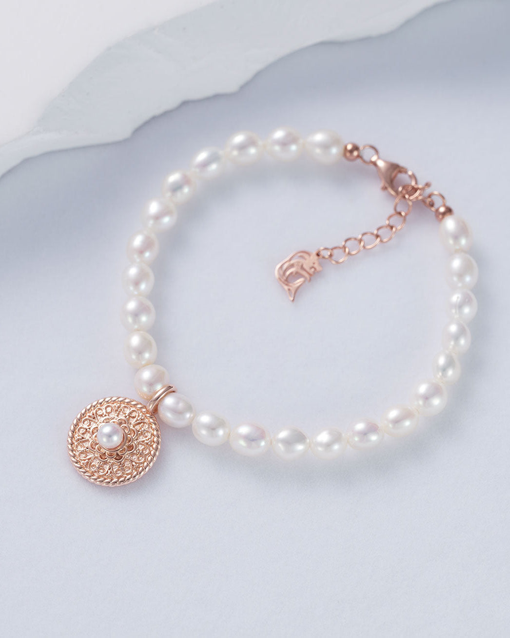 PEARLY LUSTRE | Asian Civilisations Museum Freshwater Pearl Bracelet WB00237 | ACM Collection