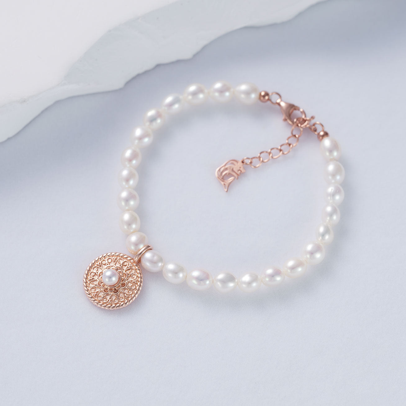 PEARLY LUSTRE | Asian Civilisations Museum Freshwater Pearl Bracelet WB00237 | ACM Collection