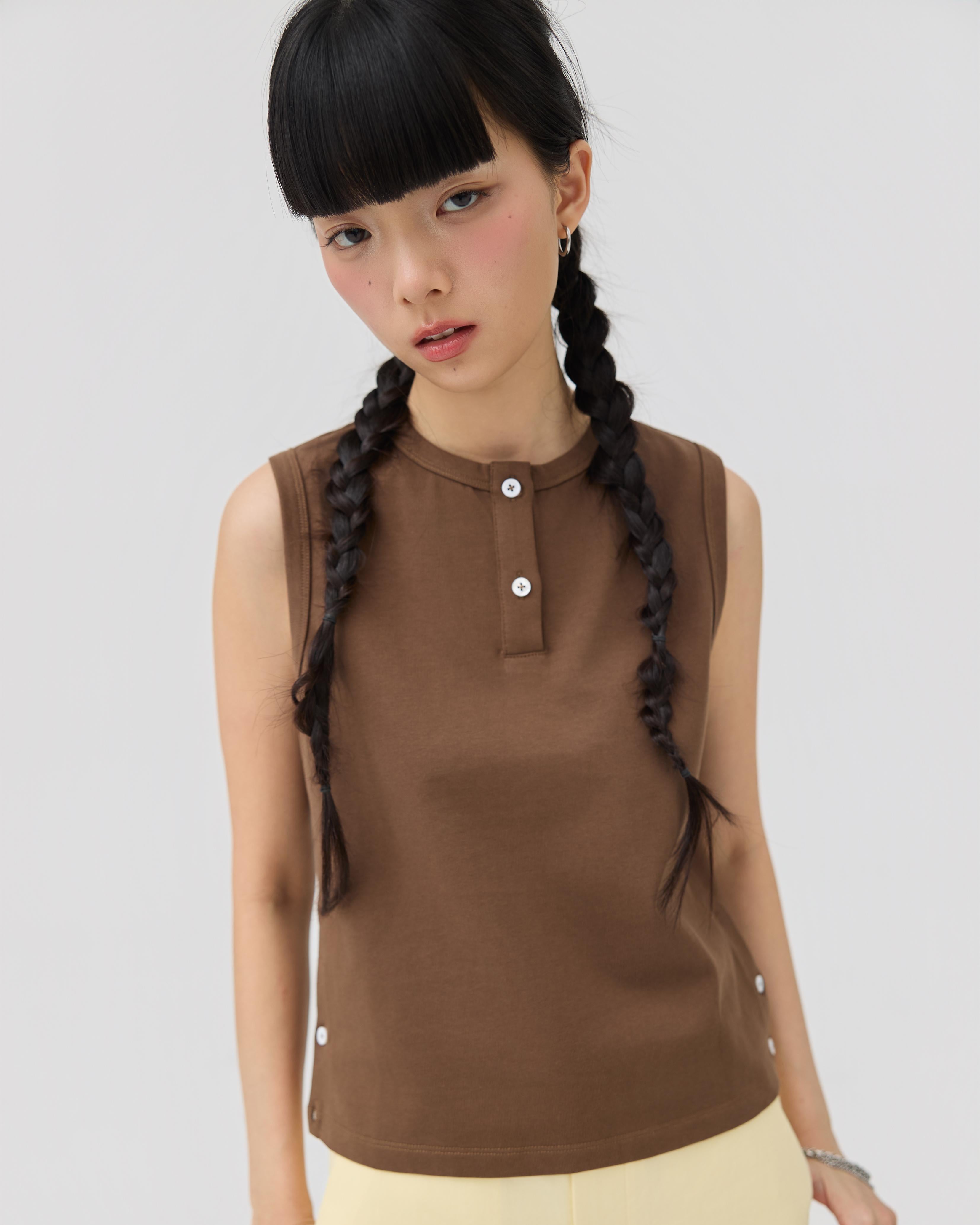 3EIGHTH | Musubi Henley Tank In Chocolate