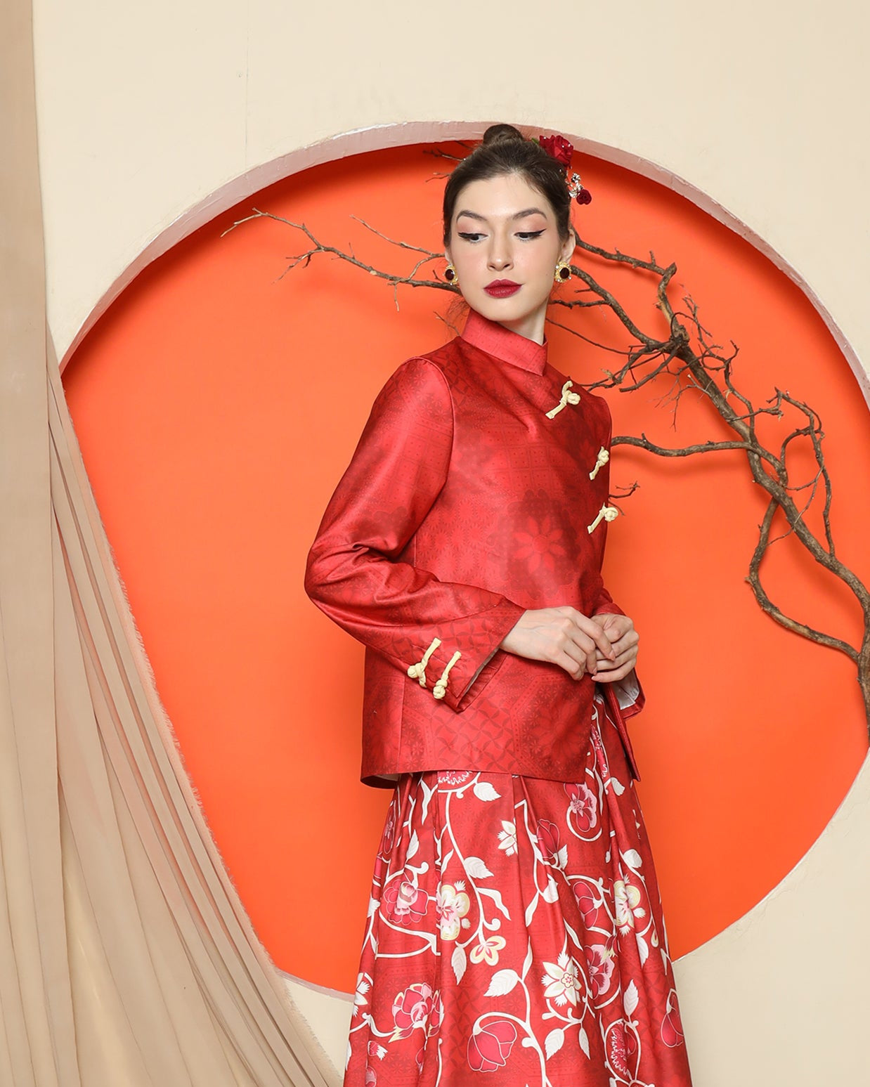 KANZI COLLECTION | Red Floral Jacquard Jacket With Skirt Set