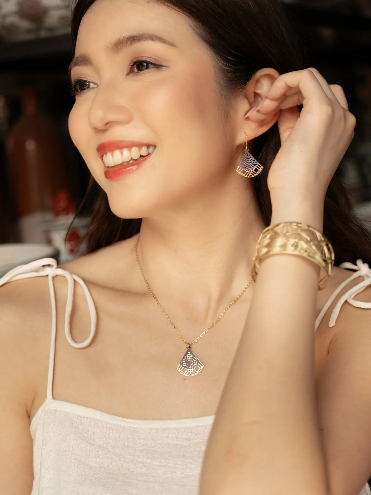 EMBRACE JEWELLERY | Fan Necklace